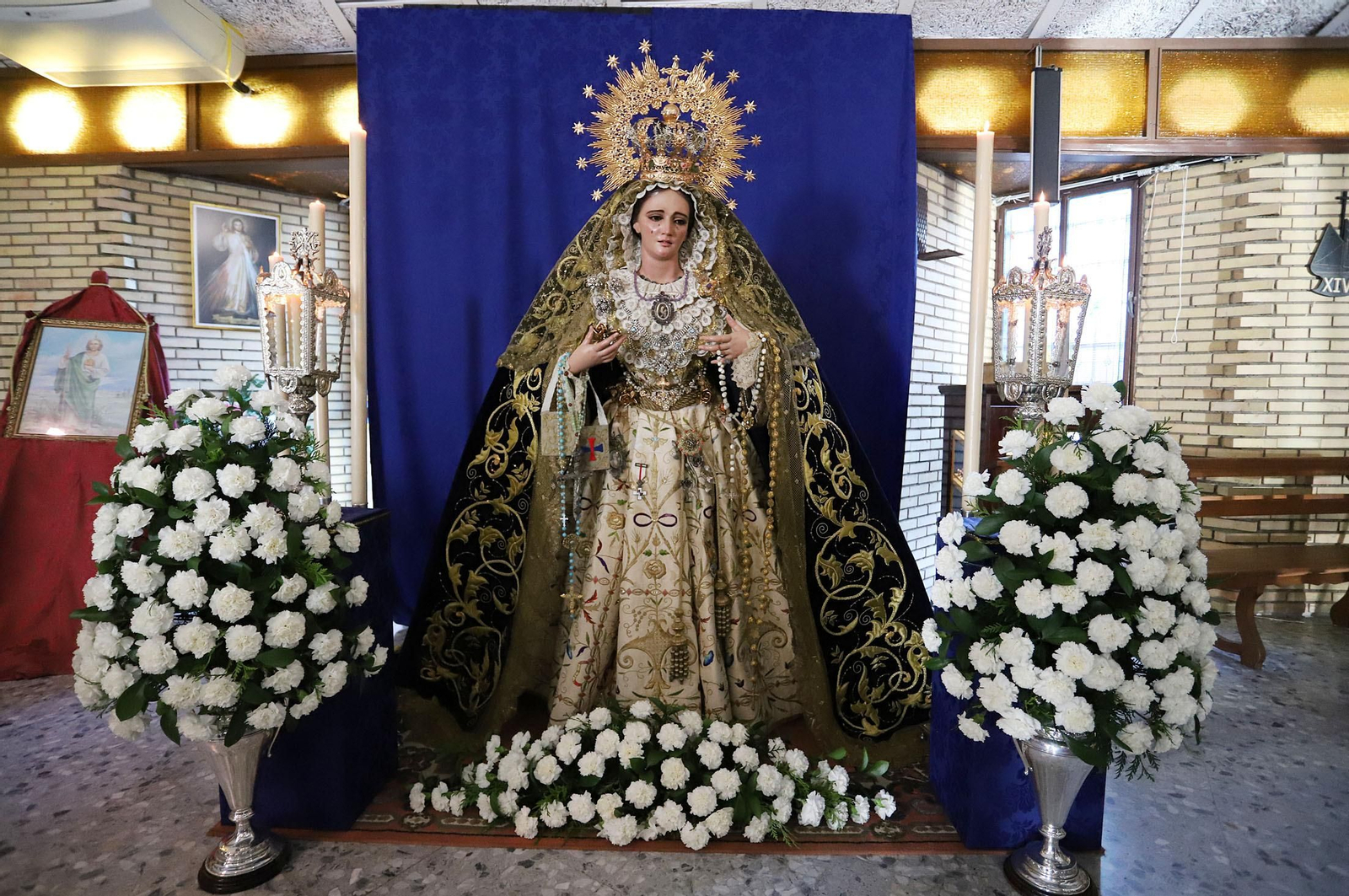 Bendición de María Santísima de la Trinidad en la iglesia de la Sagrada Familia