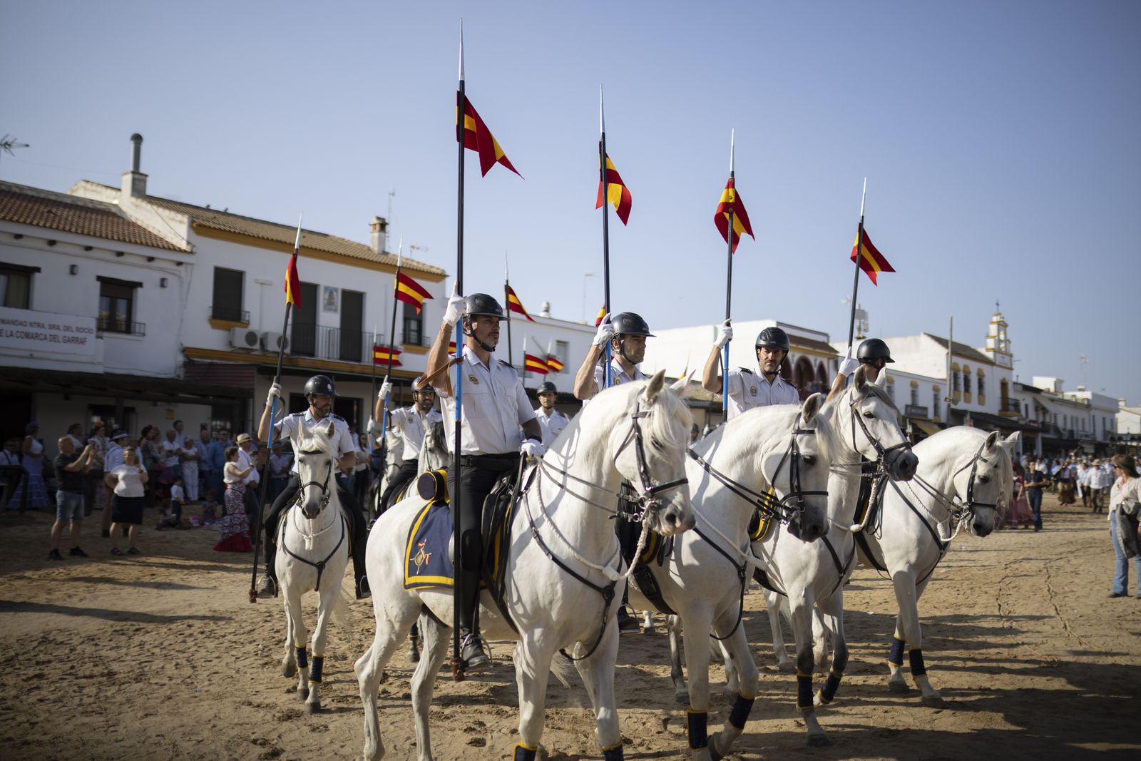 El Rocío 2023: Imágenes de la presentación de las Hermandades y ambiente en la aldea