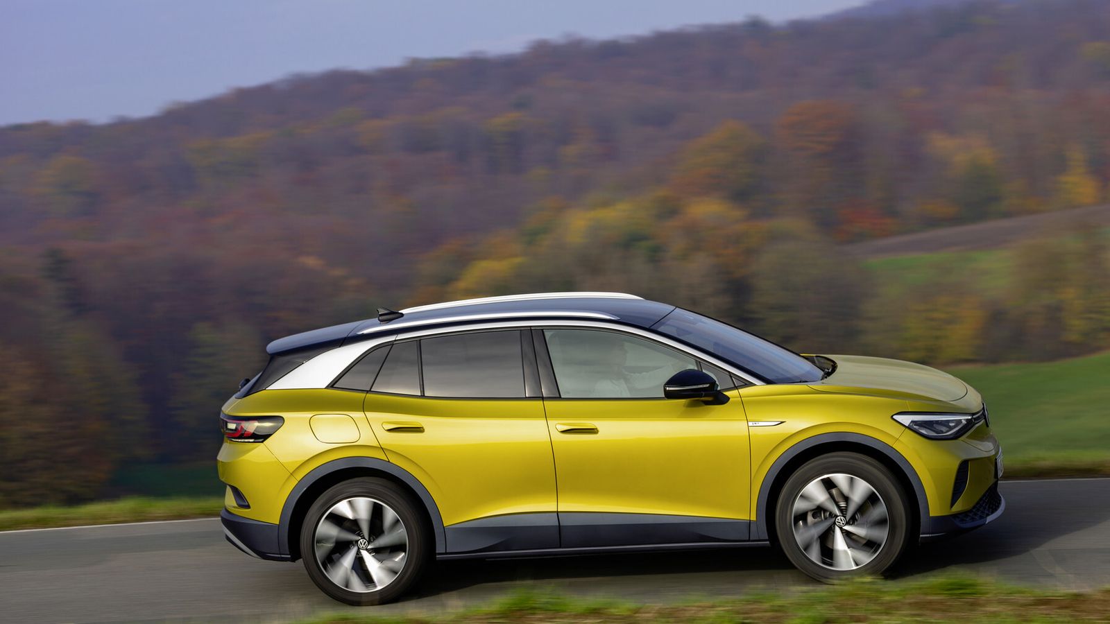 Una actualización del software del sistema de navegación permitirá a éste elegir la ruta más rápida a destino teniendo en cuenta la situación de los puntos de carga, su ocupación, el tráfico, etc.