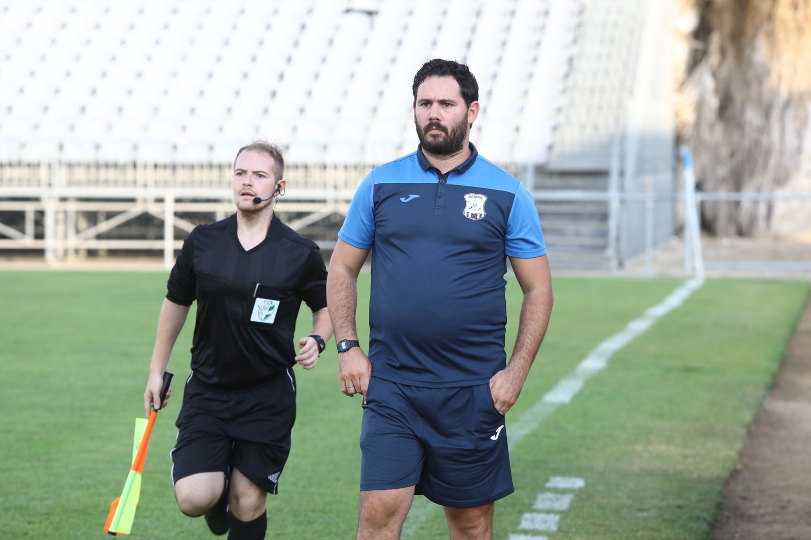 Juanjo Durán, técnico del Jerez Industrial, crítico tras la derrota en campo del Bazán.
