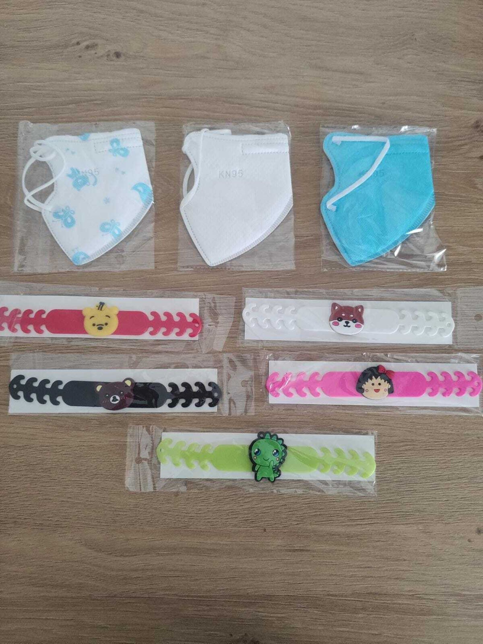 Material repartido entre los alumnos de El Torno.