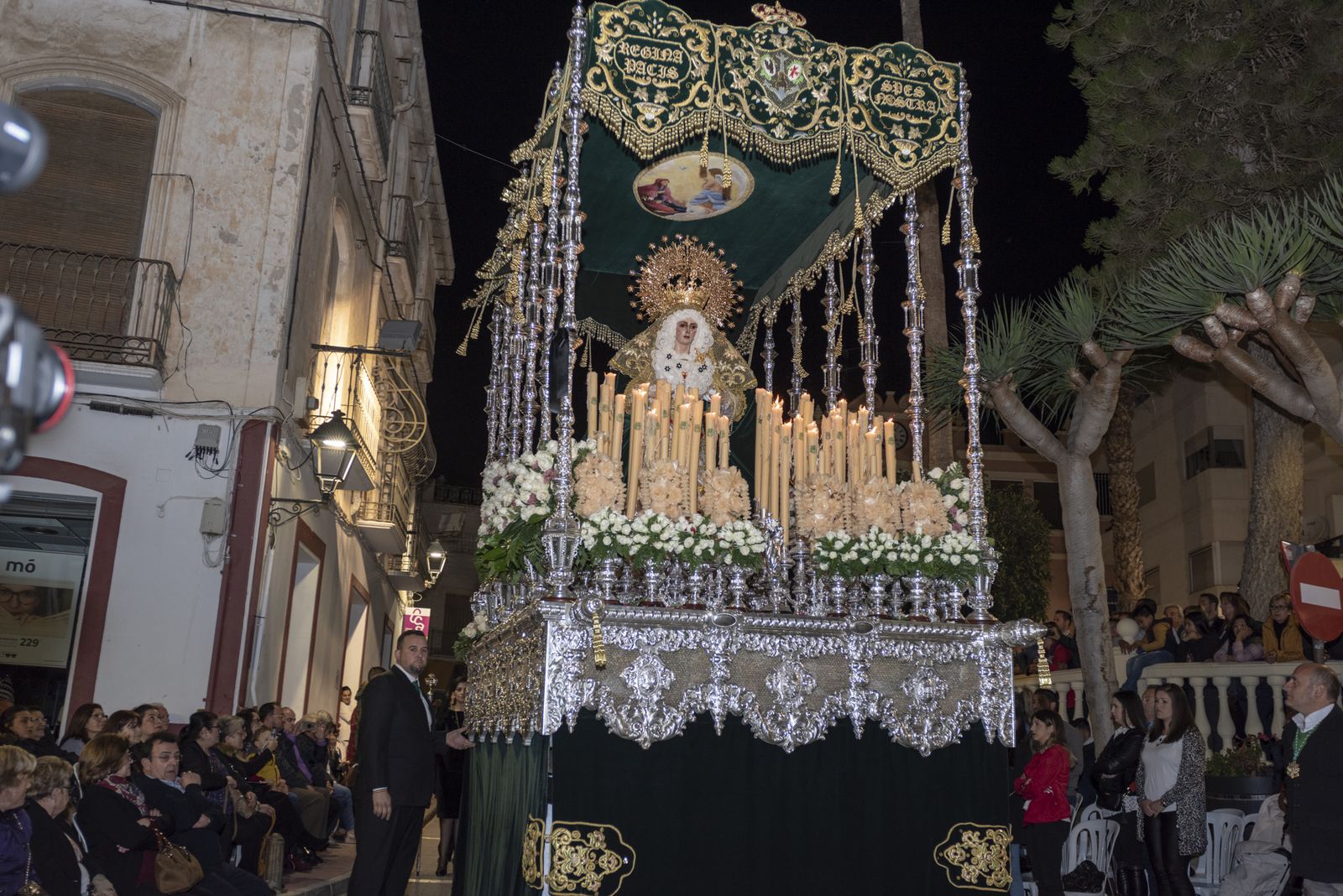 Imágenes de la procesión del Paso Blanco en Cuevas del Almanzora
