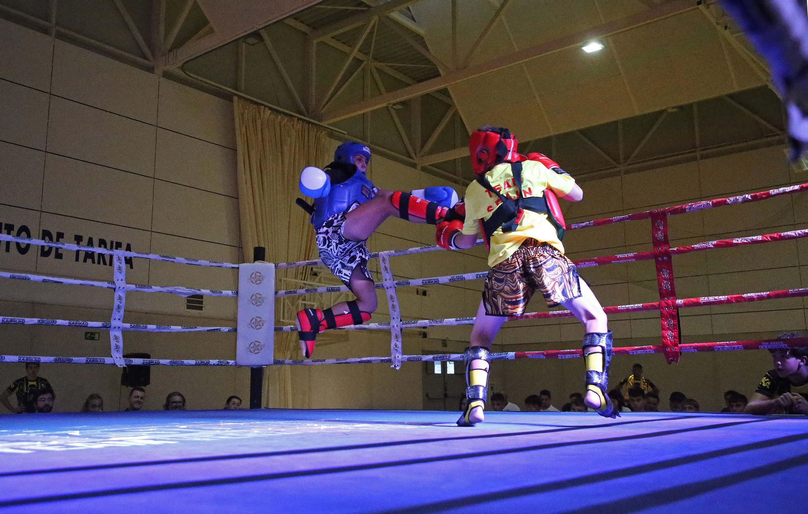 Velada de rock boxing en Tarifa, en imágenes