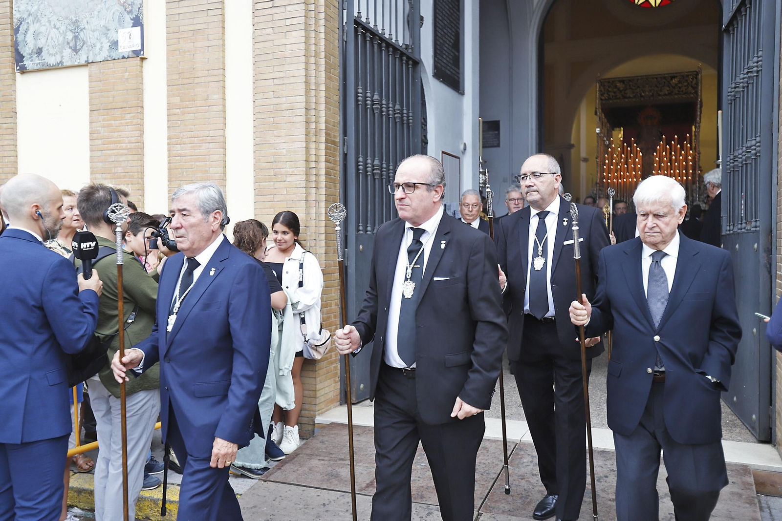Imágenes de la salida extraordinaria de la Virgen del Rocío y Esperanza