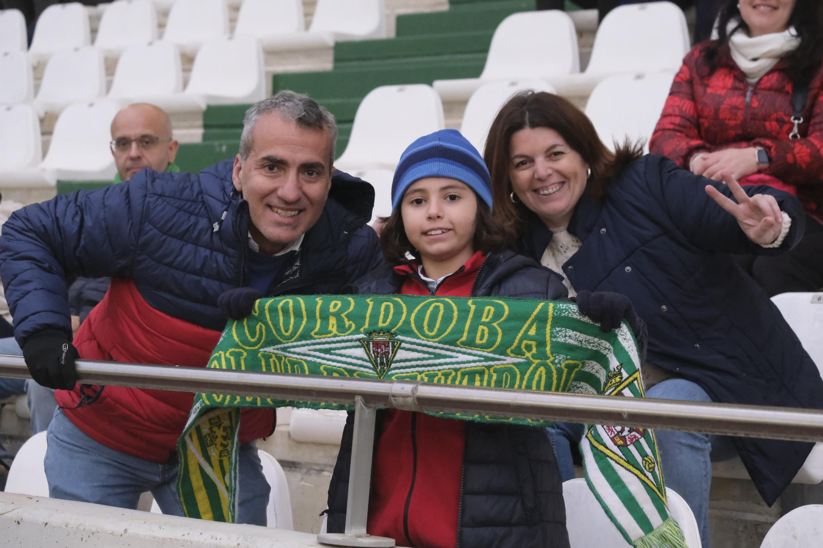 Las imágenes del ambiente en El Arcángel para el Córdoba CF - Balona