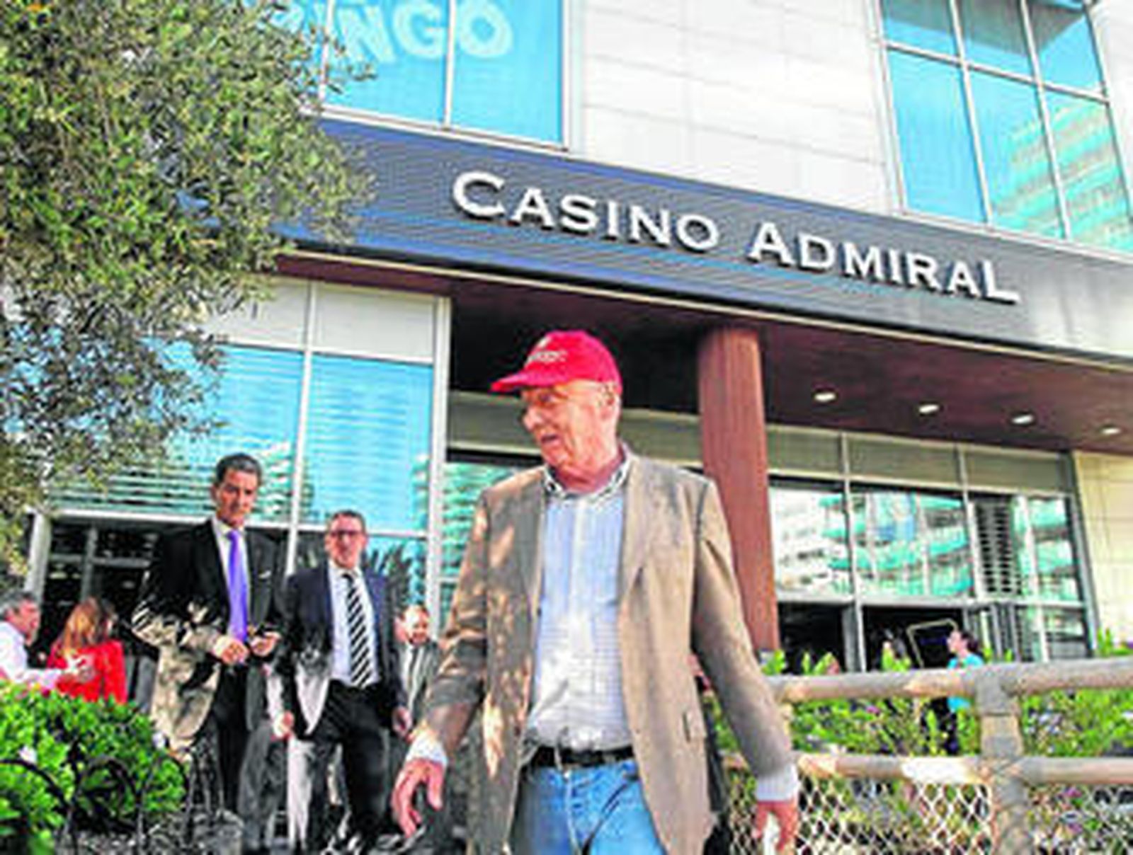 Niki Lauda, saliendo ayer del Casino Admiral Gibraltar.