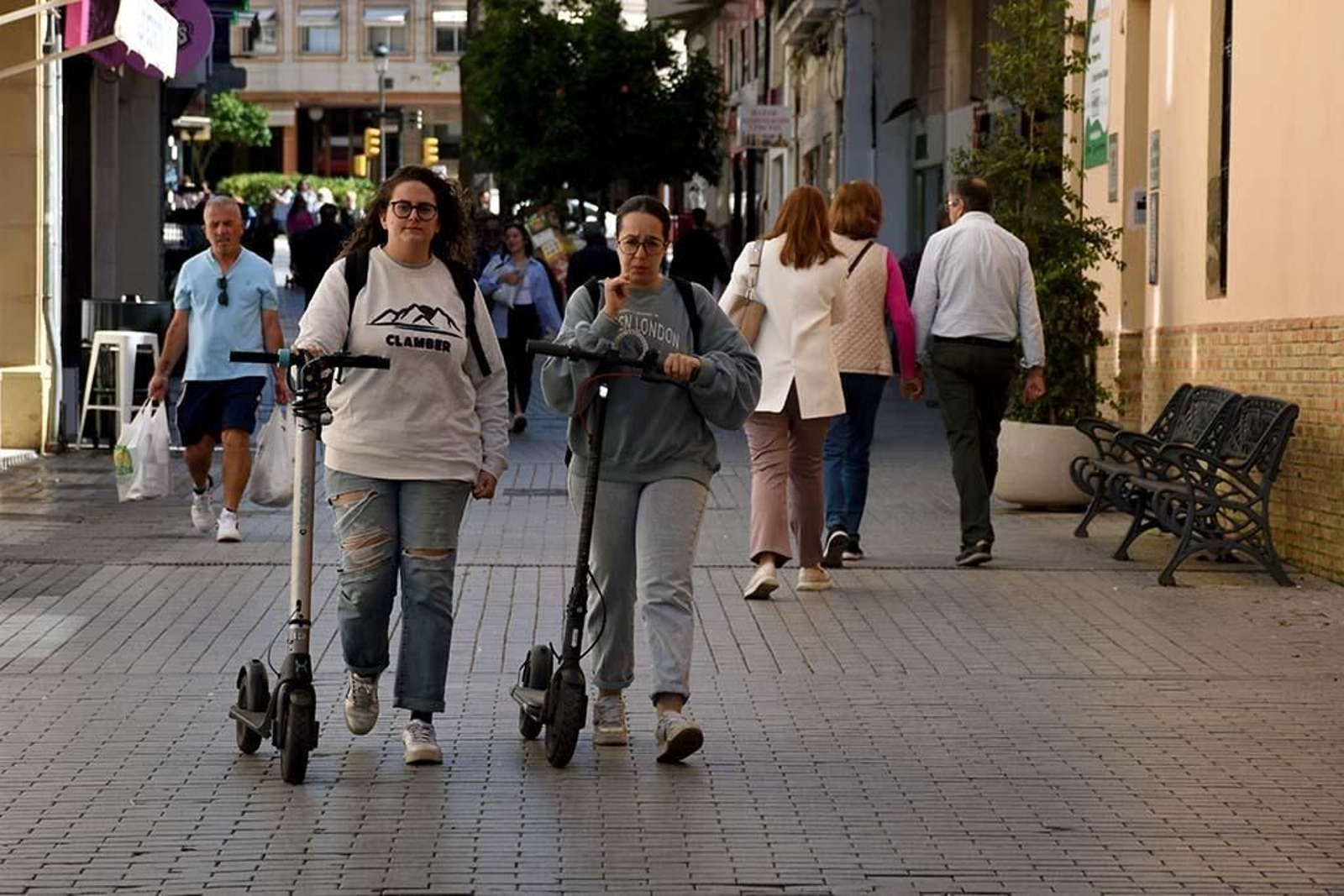 Imágenes del viernes 3 de mayo en Huelva