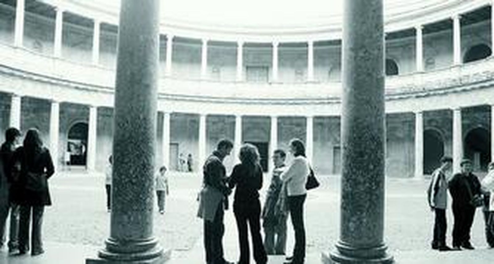 La cita será en el Palacio de Carlos V.