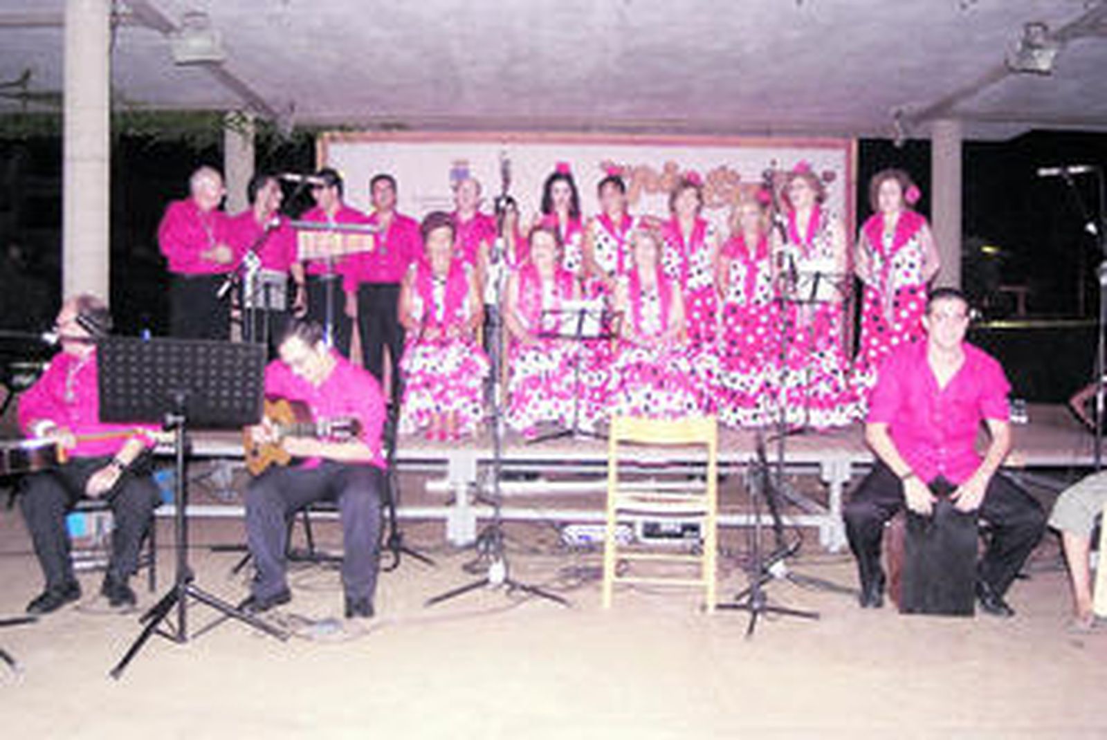 El Coro Salinero 'Virgen del Rosario' durante su actuación el pasado sábado.
