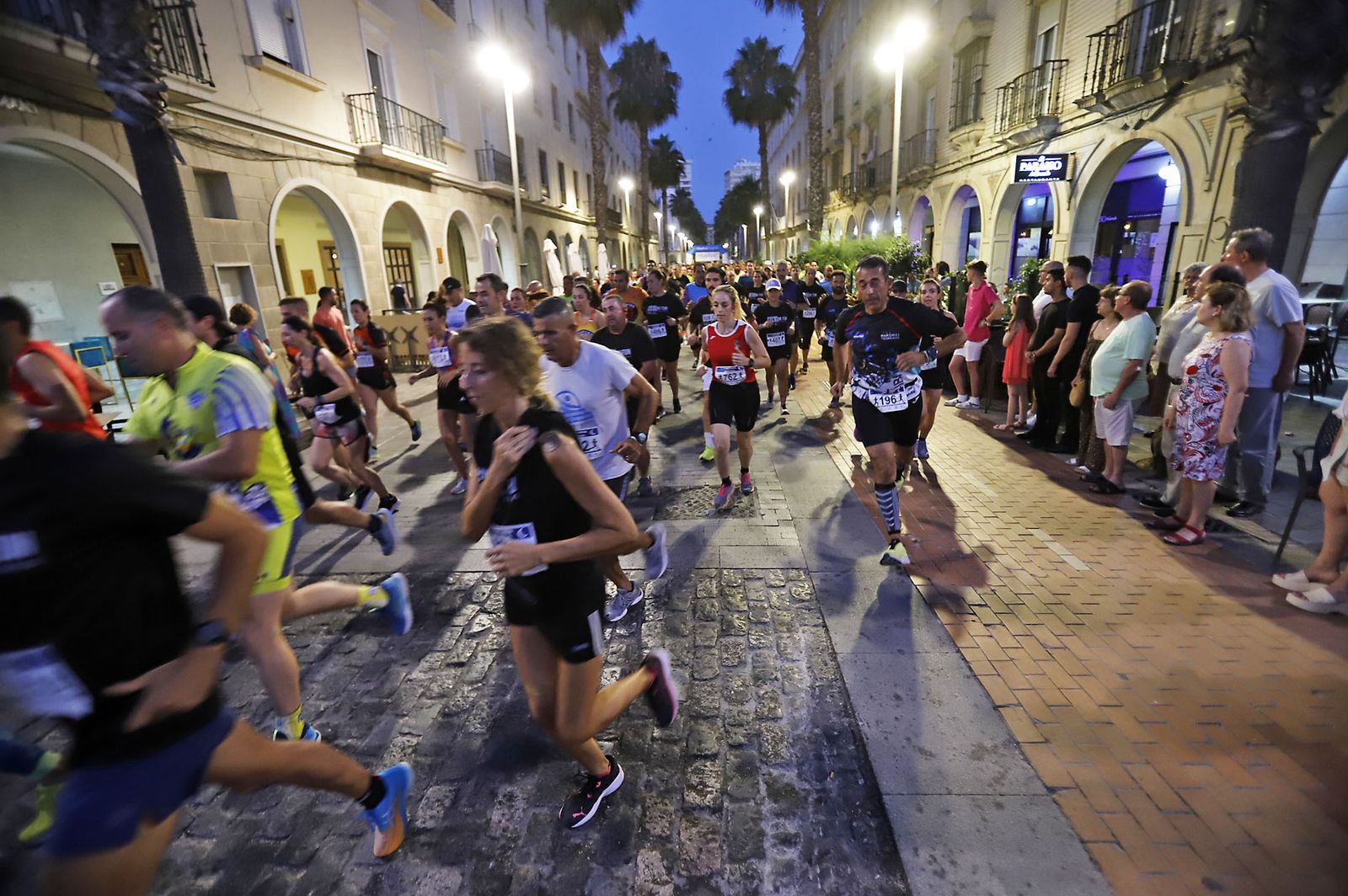 Imágenes de la Carrera Nocturna de Huelva