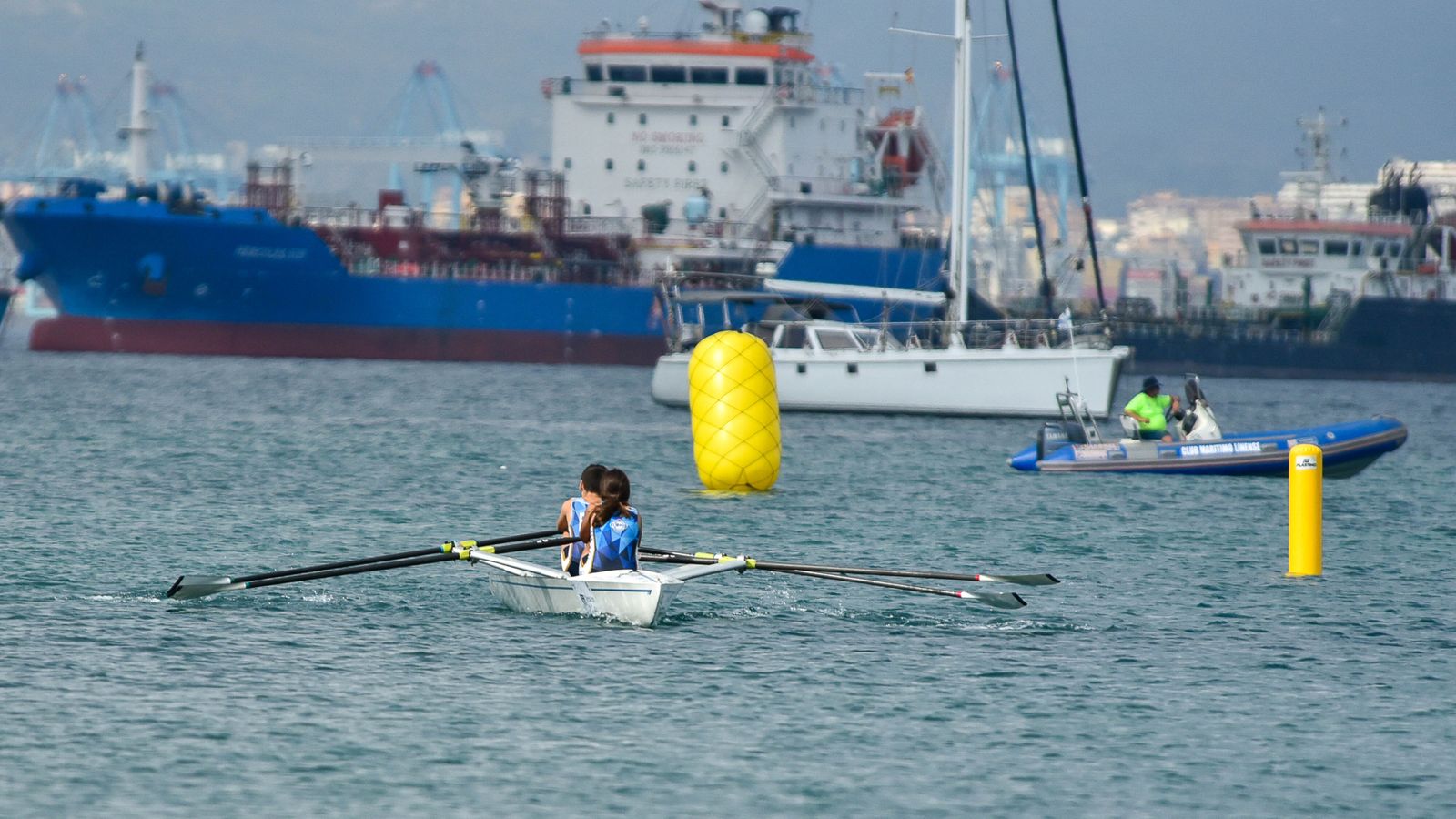 Las fotos del Andaluz de remo beach-sprint en La Línea