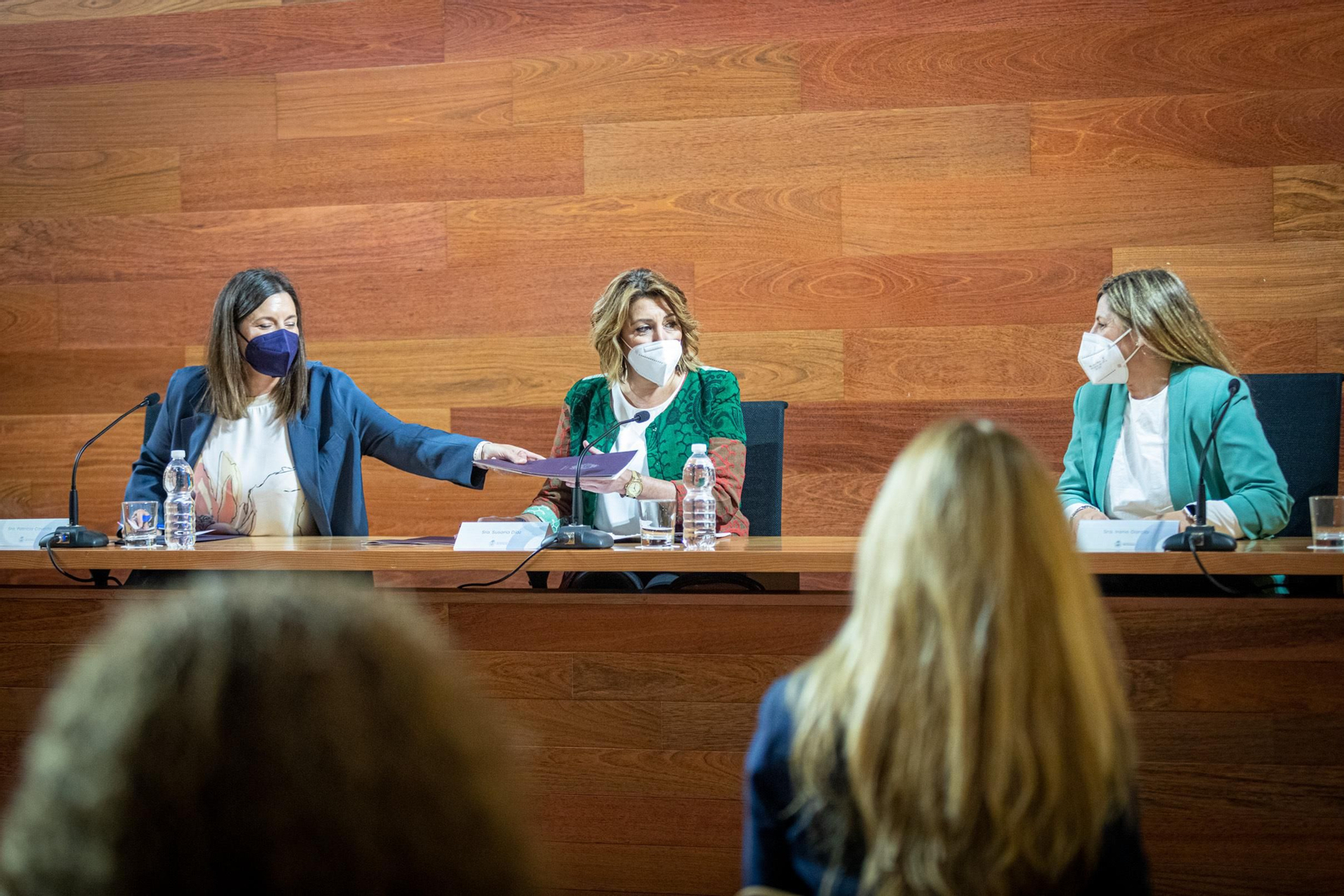 Imágenes de la visita de Susana Díaz al ayuntamiento de San Fernando