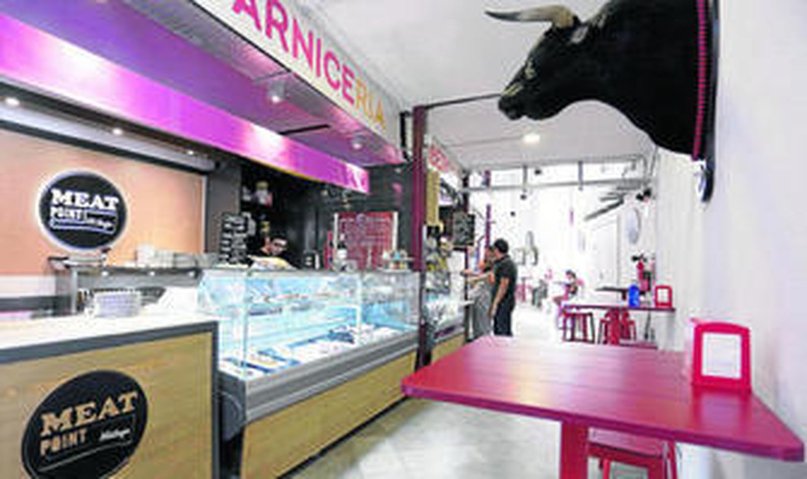 Vista de uno de los locales abiertos en la Diputación, el viernes pasado a mediodía.