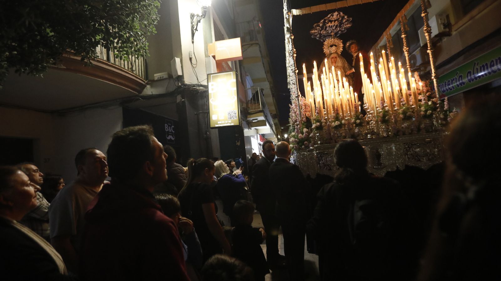 Fotos del Lunes Santo en La Línea: Cristo de la Esperanza y María Santísima de la Concepción (Silencio)
