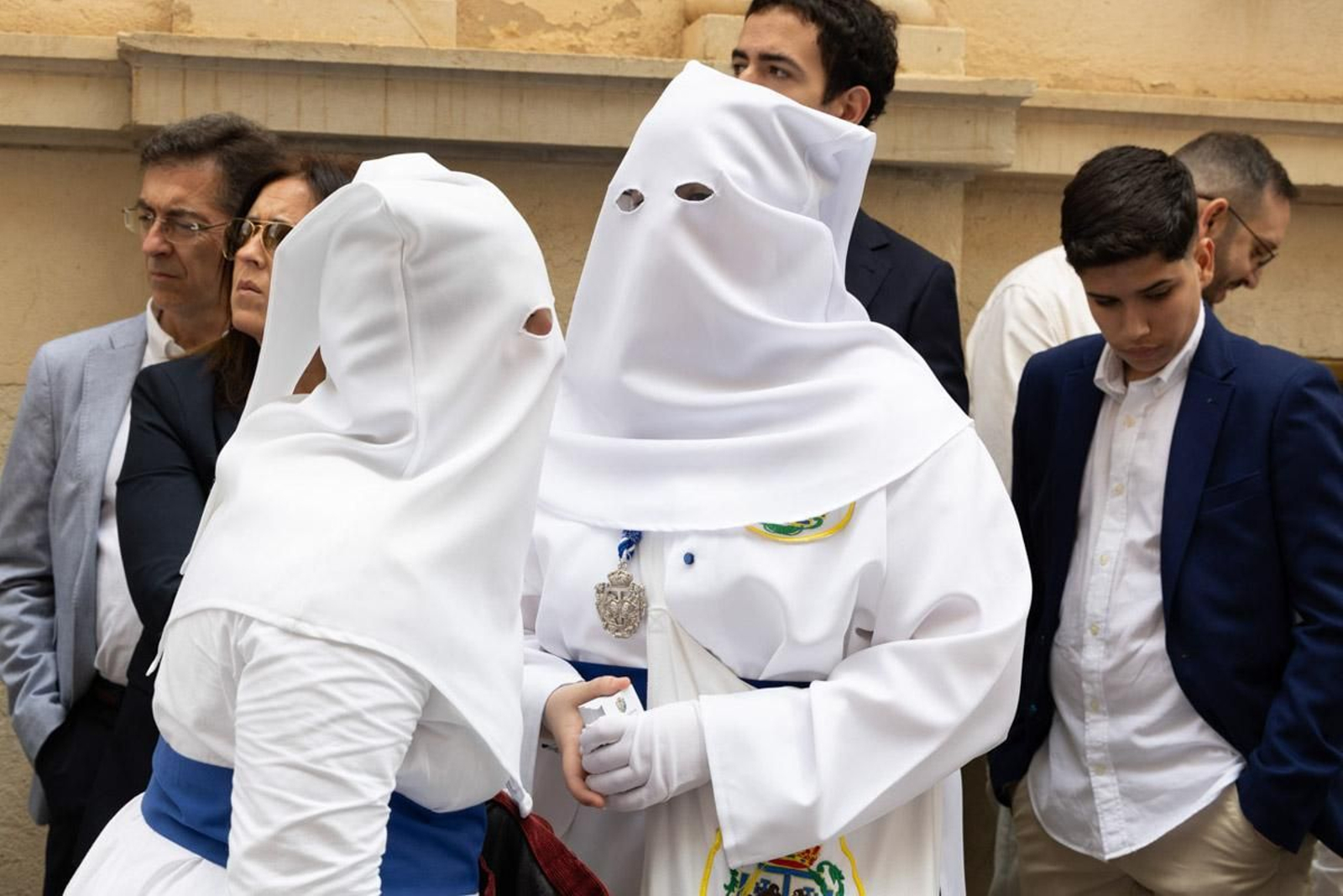 Los jiennenses se echan a la calle para presenciar la primera de las procesiones de la jornada: la Borriquilla (II)