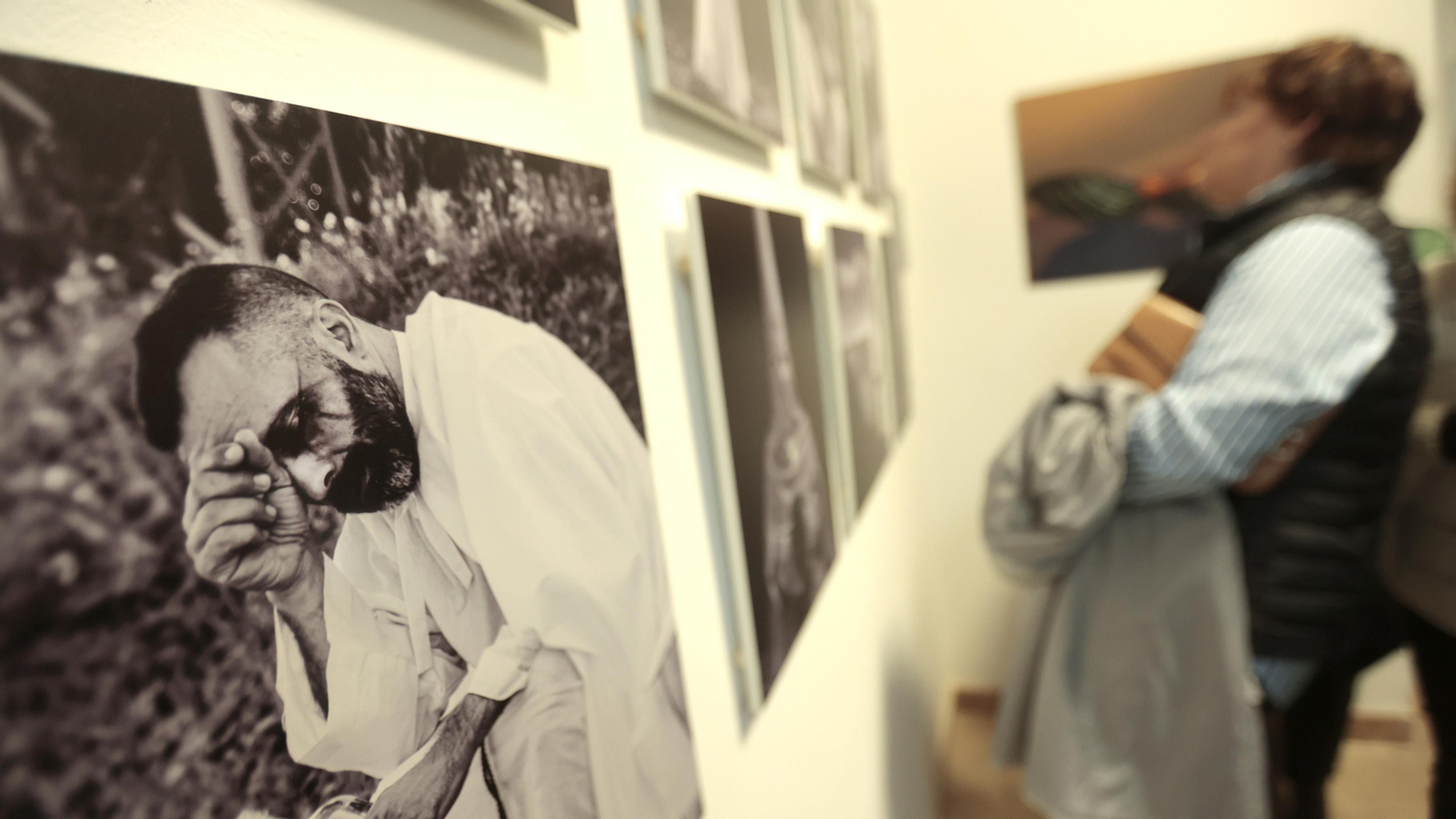 Inauguración exposición fotográfica colectiva "Diferente"