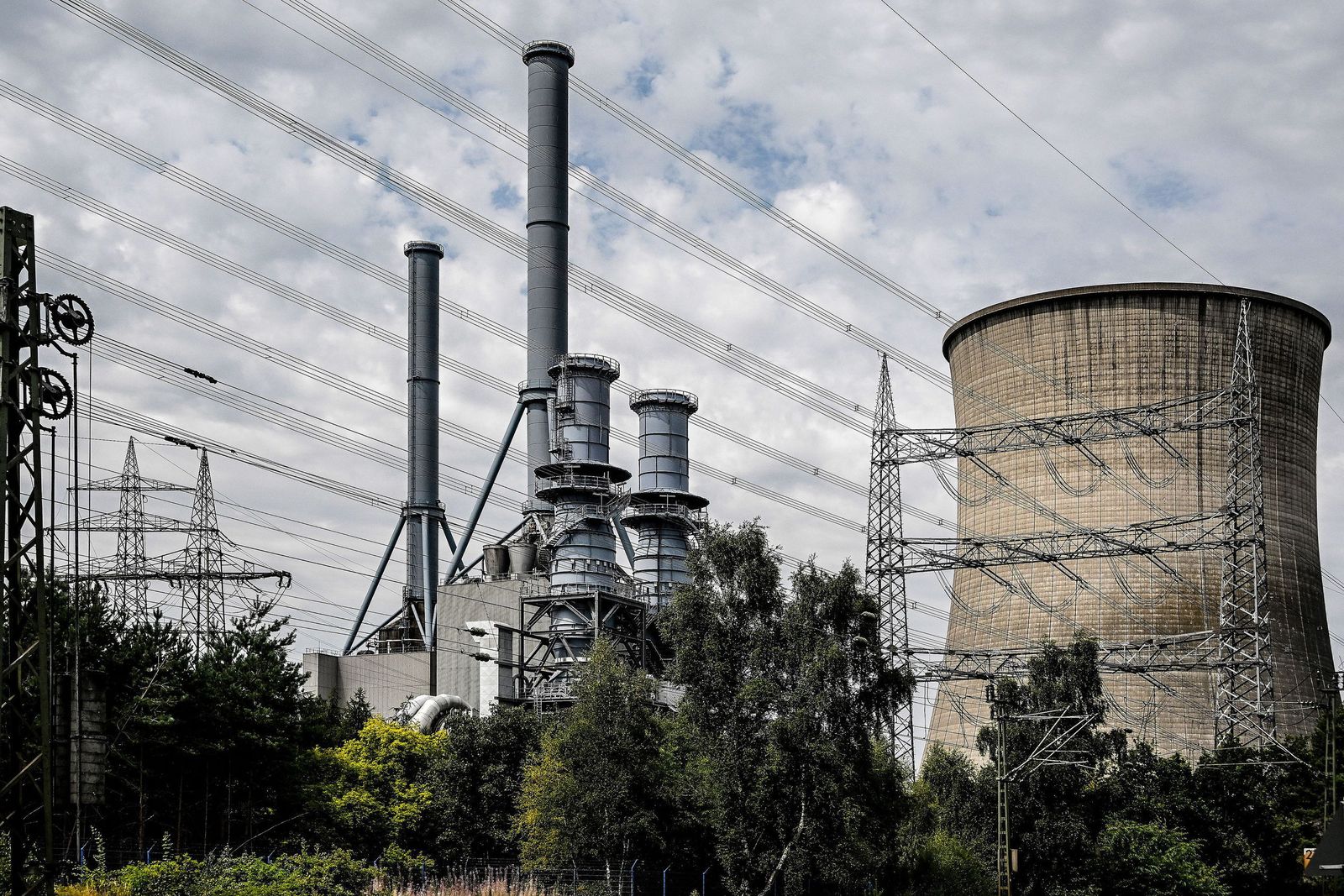 Planta de gas muy cercana a una nuclear en en la localidad alemana de Lingen.