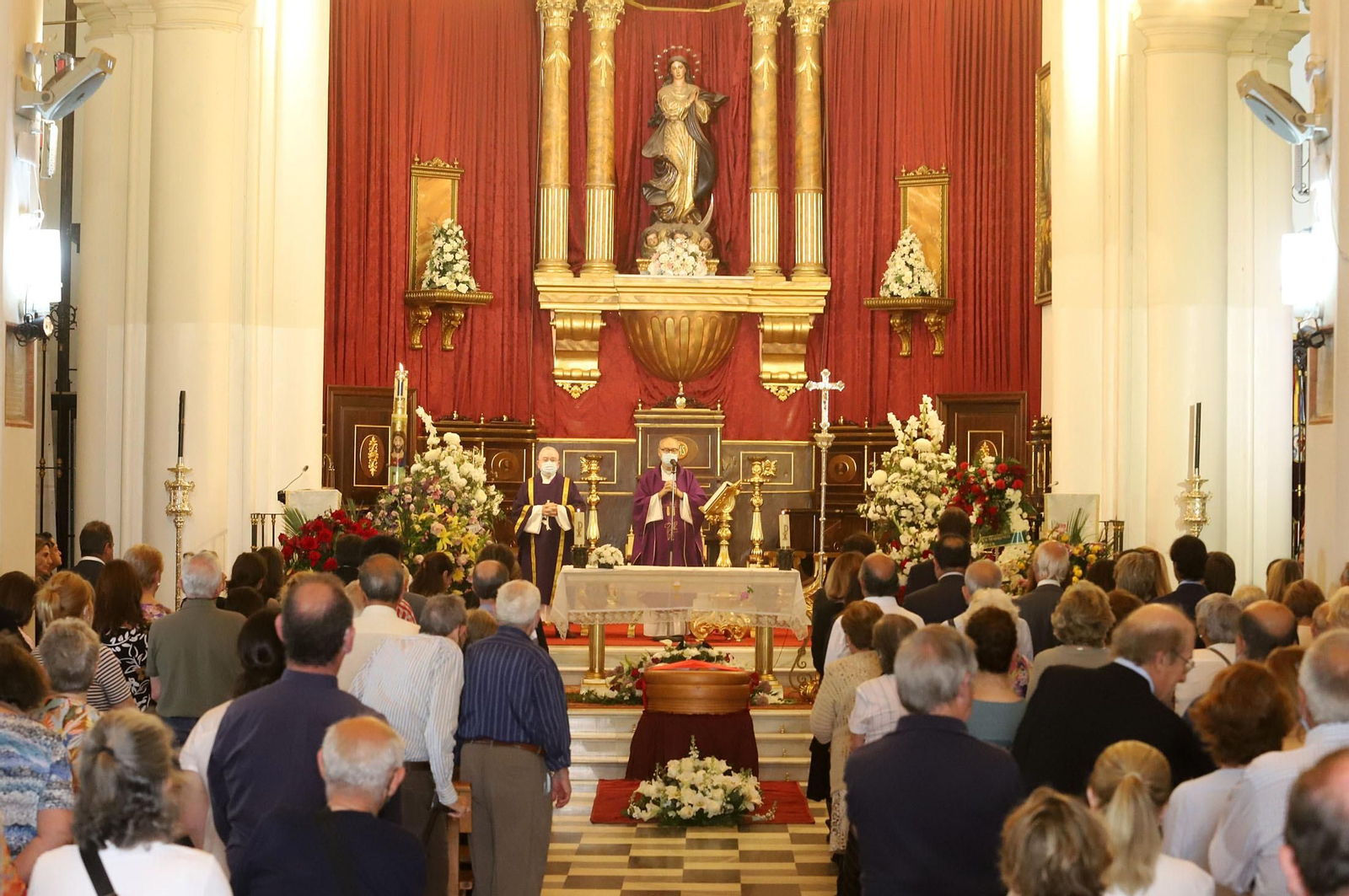 Misa funeral a Miguel Báez 'Litri', en imágenes