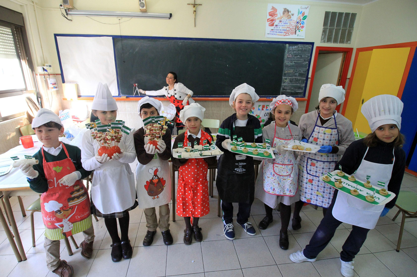 Imágenes del "Masterchef" realizado en las Teresianas con motivo de la celebración del 28-F