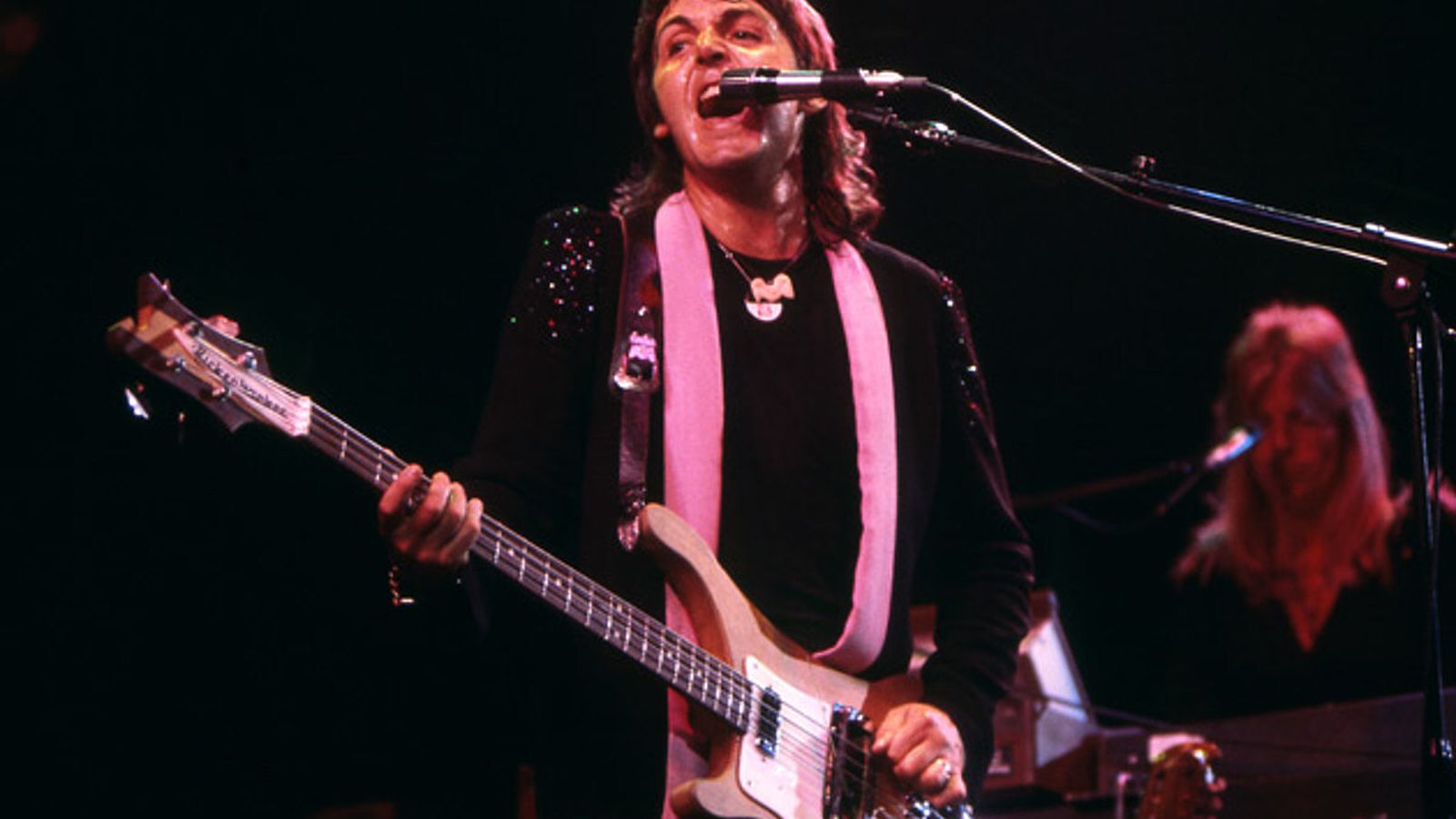 En un concierto de la época de Wings, a mediados de los 70.