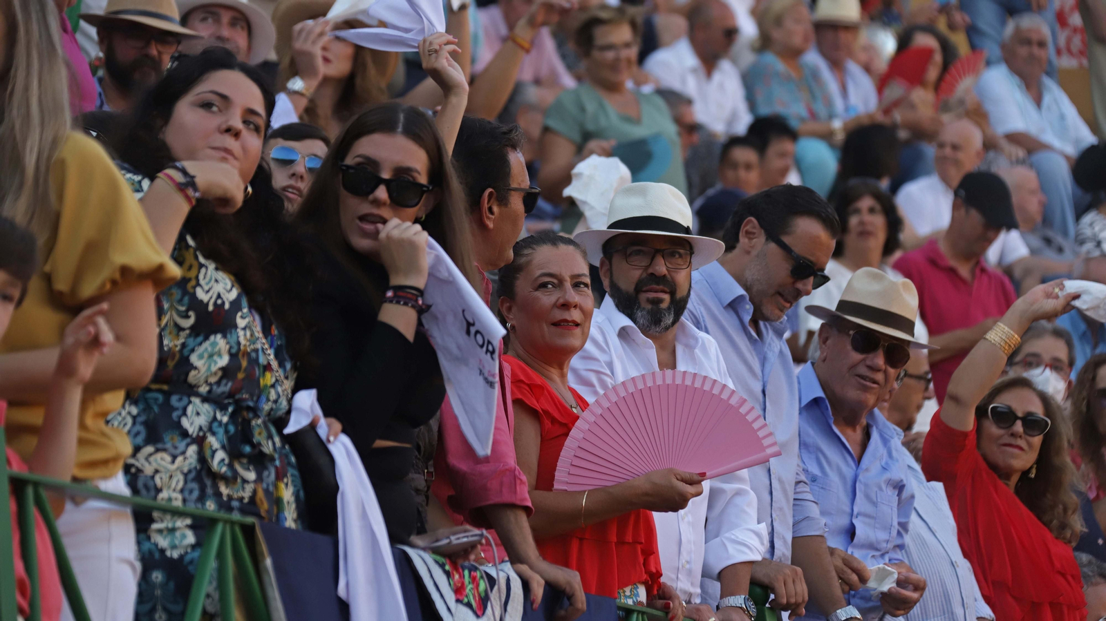 Ambiente en la corrida del viernes de la Feria de La Línea