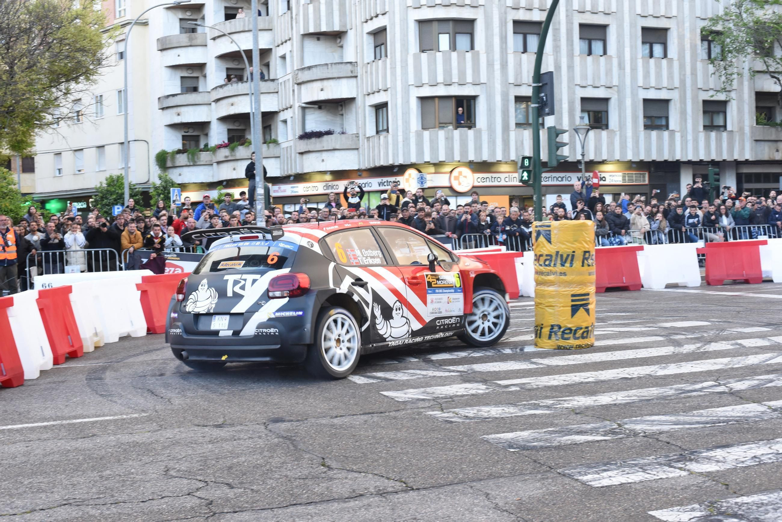 Las mejores fotos del espectacular tramo urbano del Rallye Sierra Morena 2025