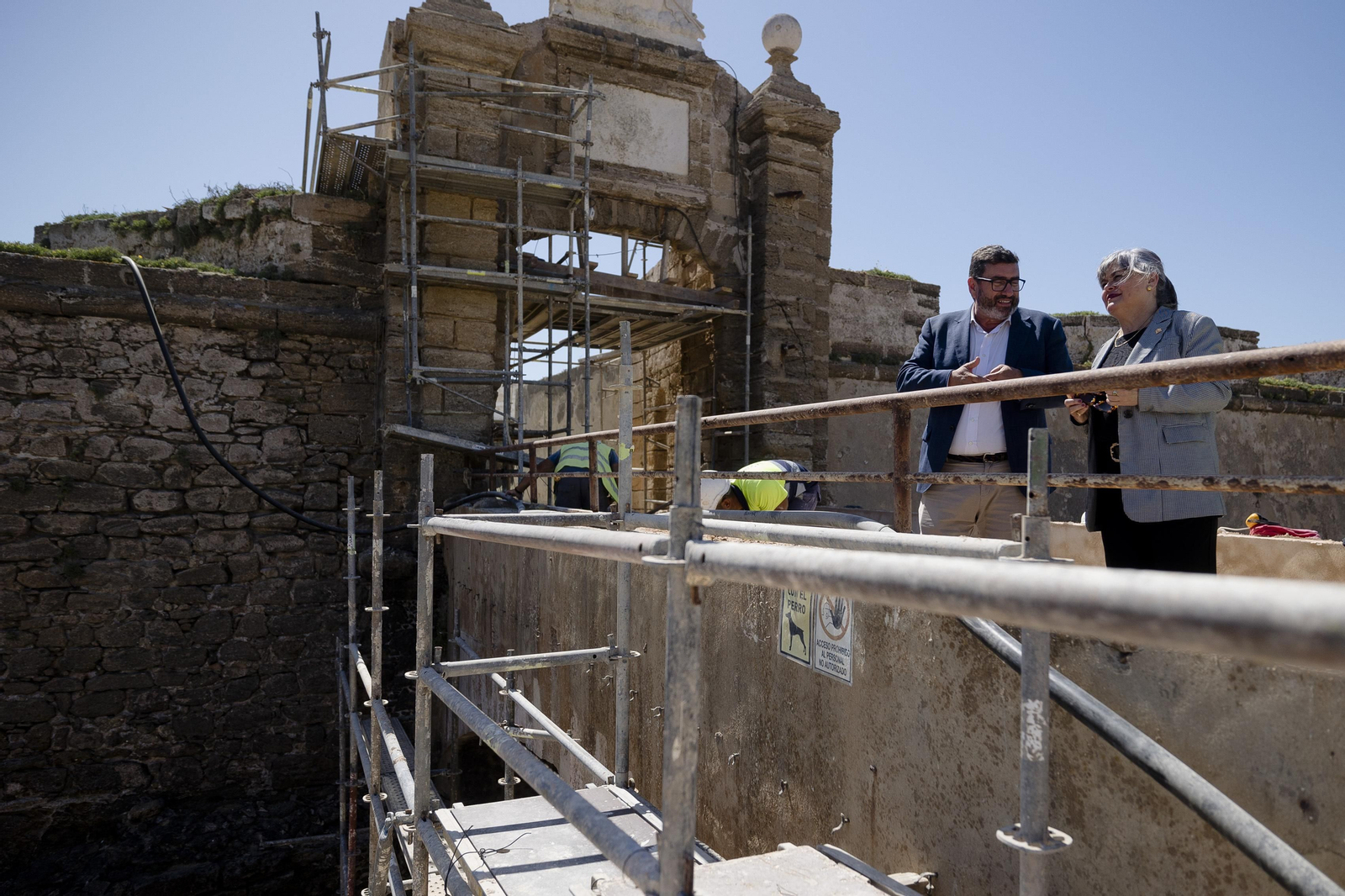 Imágenes de las obras de rehabilitación en el recinto interior del castillo de San Sebastián.