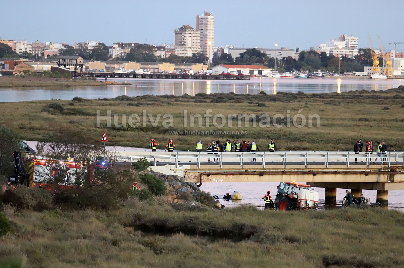 Encuentran los cuerpos de Enrique y Paqui en el acceso al espigón de Huelva, en imágenes
