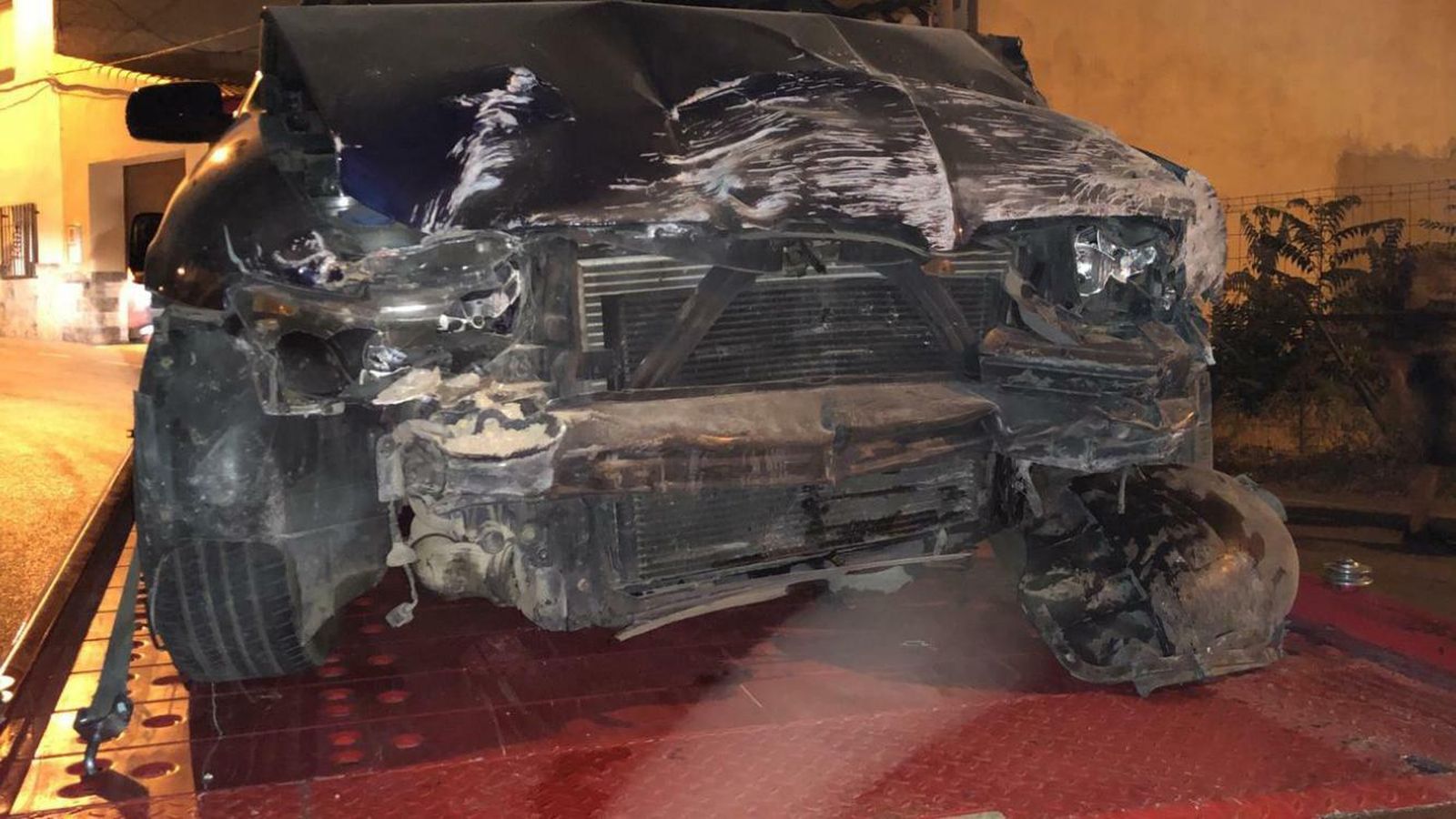 Herido leve tras chocar con su coche contra una vivienda en Guadix