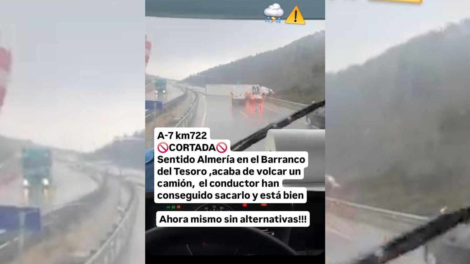 Imagen del accidente en la A-7 difundida a través de canales de Whatsapp Imagen del accidente en la A-7 difundida a través de canales de Whatsapp