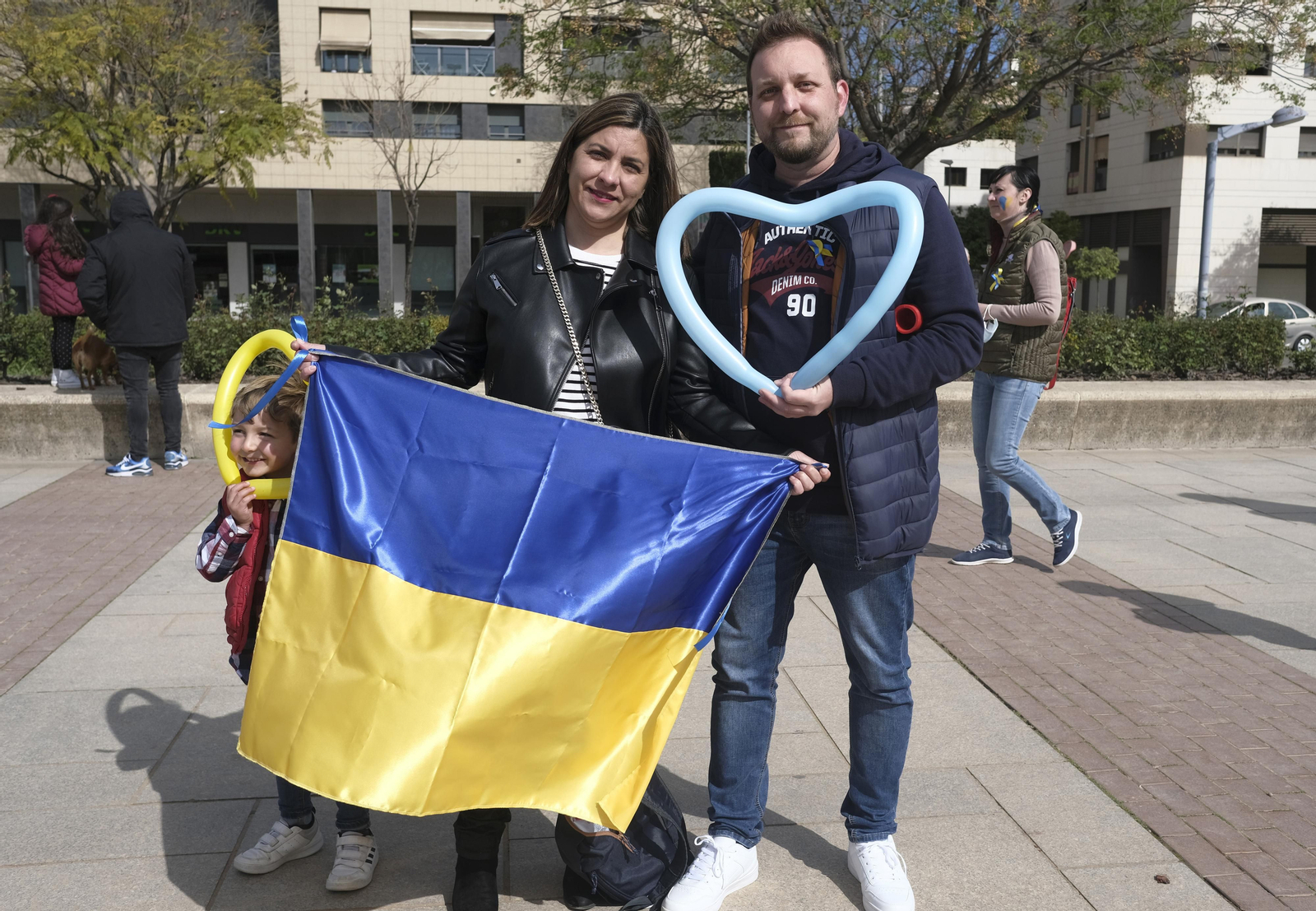 Así ha sido el acto solidario con más de 10.000 globos para formar la bandera de Ucrania en Córdoba