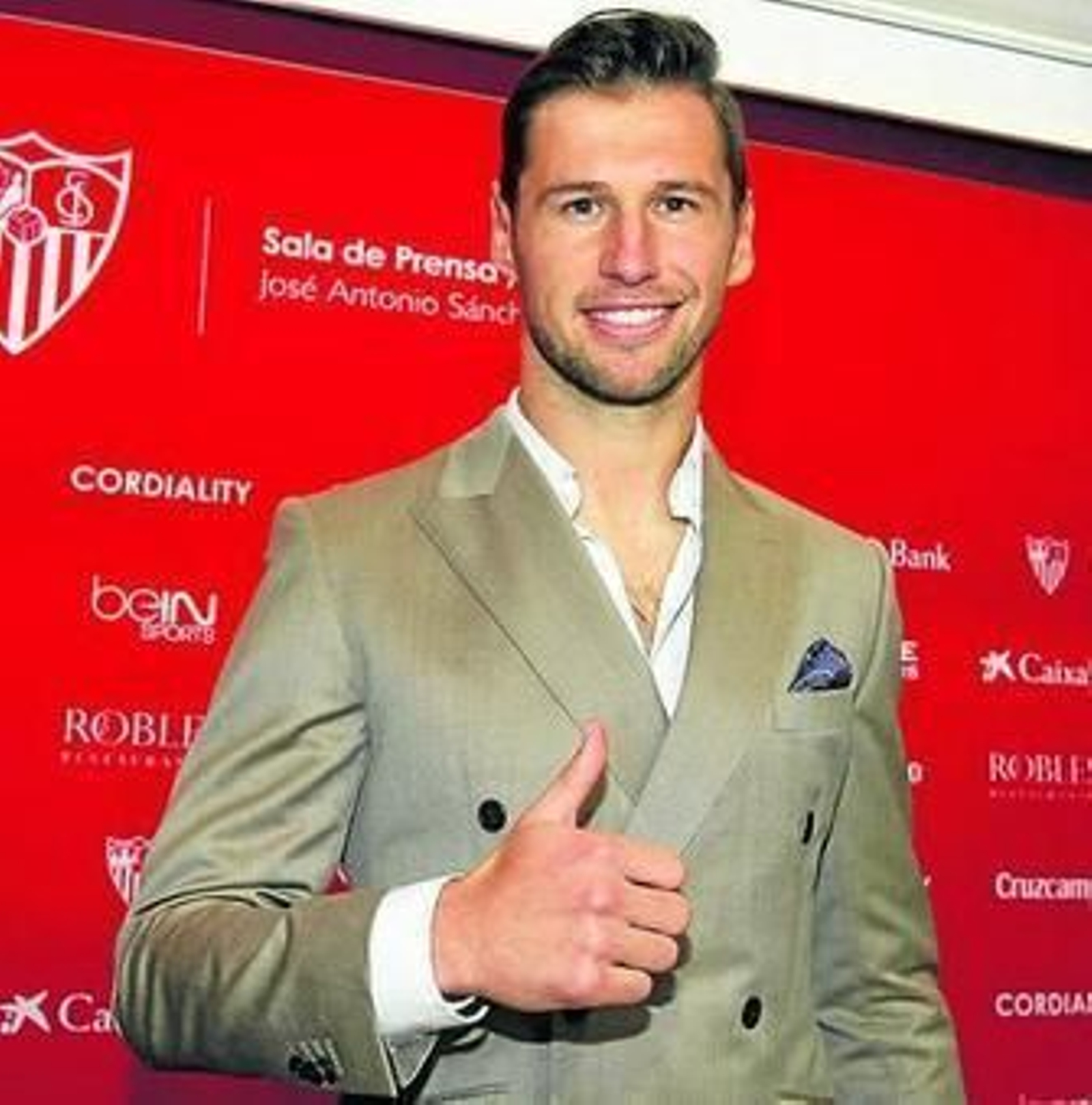 Krychowiak, antes de la rueda de prensa de ayer.
