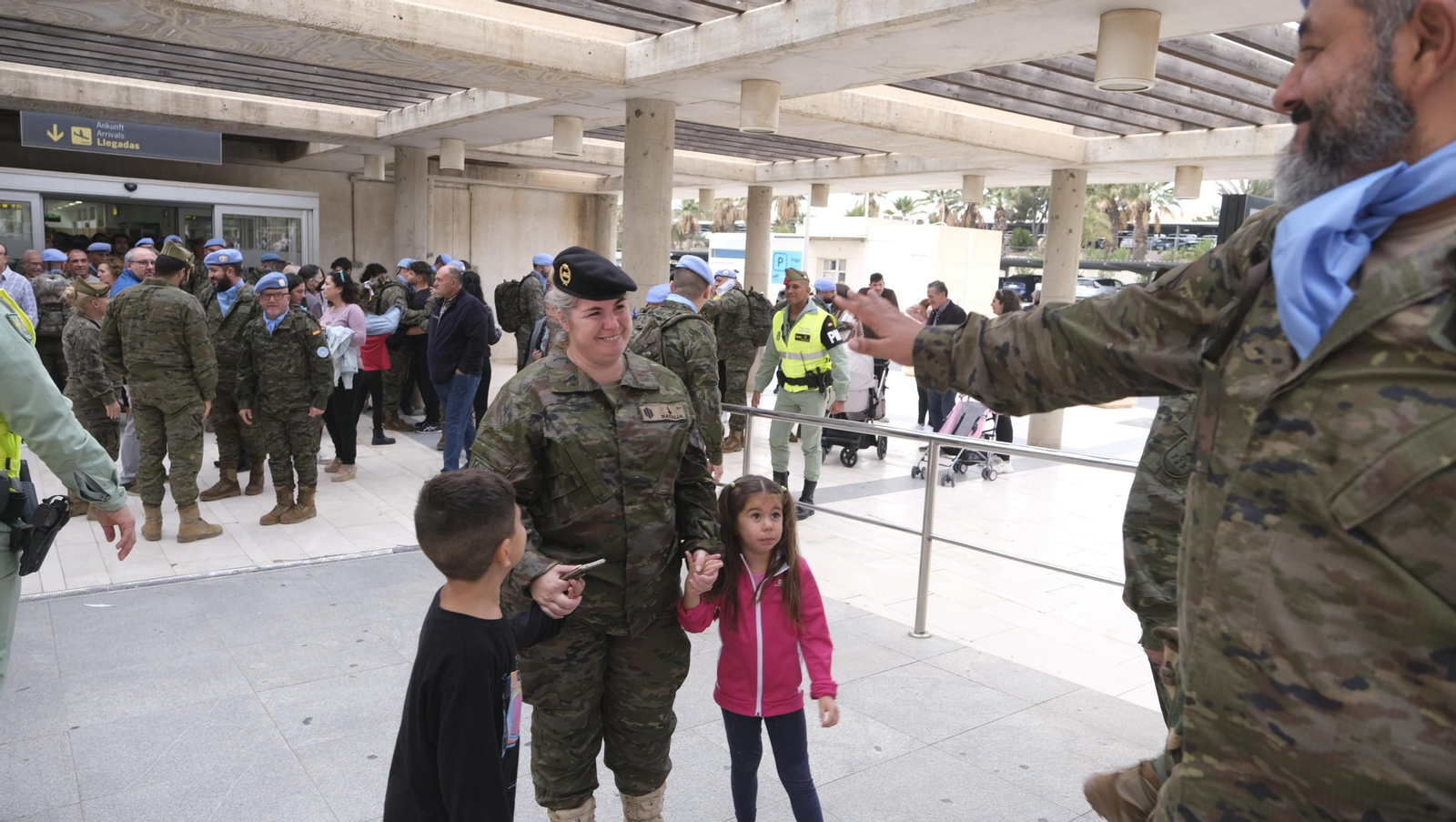 Imágenes de la salida del segundo contingente de La Legión con destino el Líbano