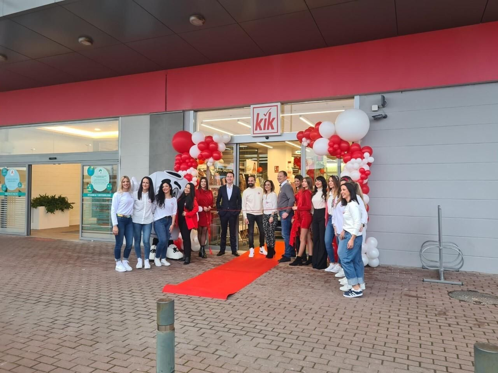 KiK, la firma alemana ‘low cost’ abre sus puertas en Luz Shopping.