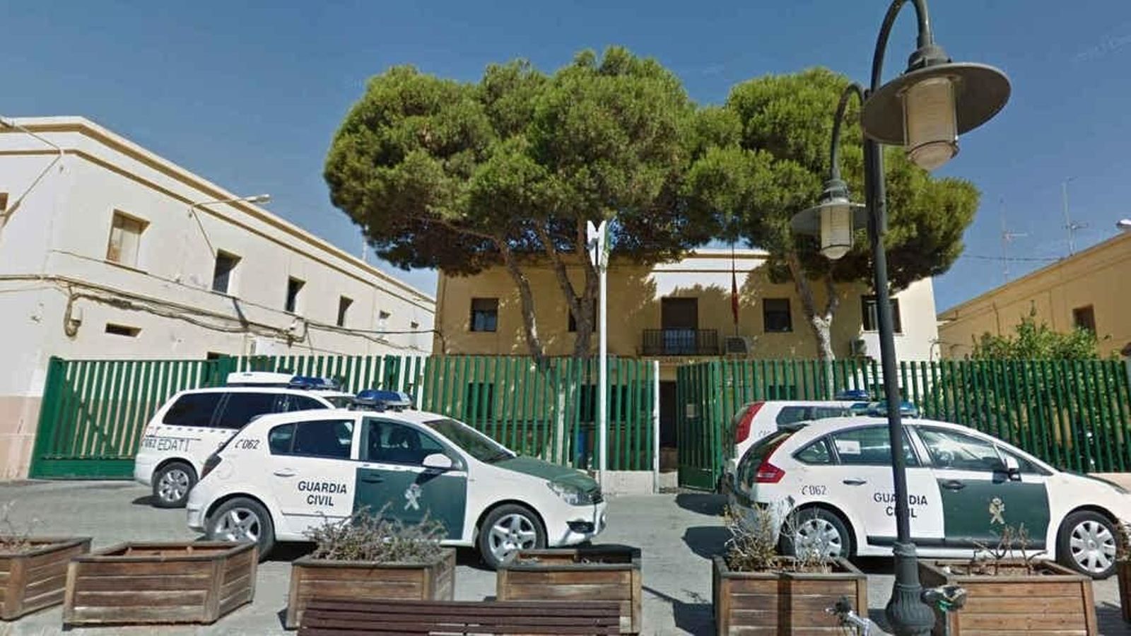 Puesto principal de la Guardia Civil en Roquetas de Mar.