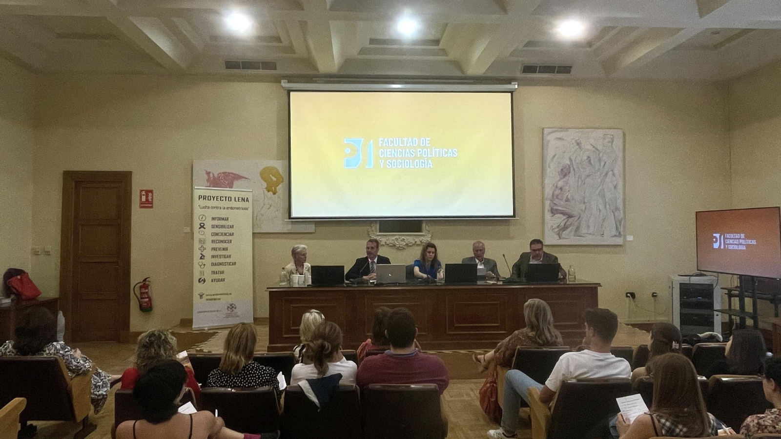 Imagen de la sesión informativa sobre la endometriosis