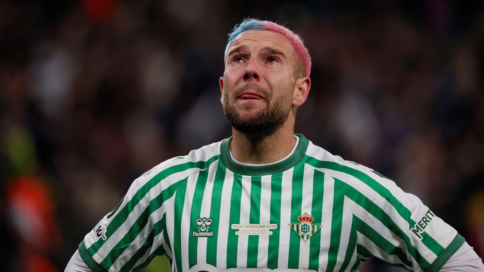 Ruibal llora de tristeza tras perder la final de la Conference League.