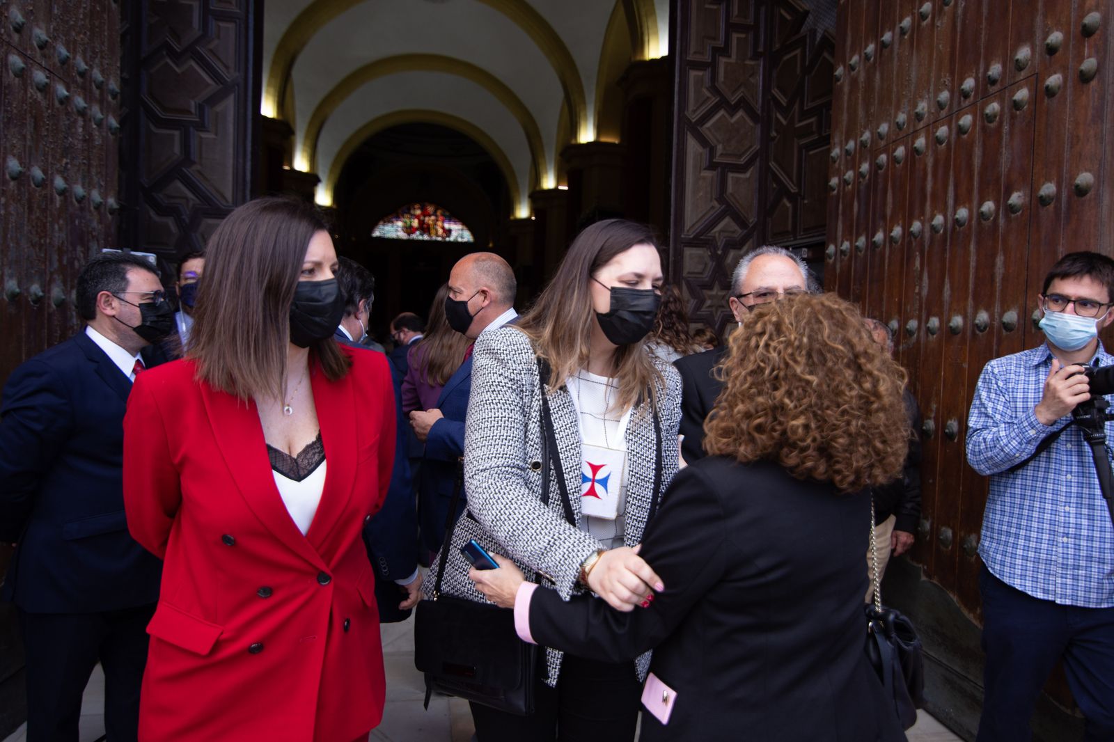 Así ha sido la visita del presidente de la Junta a las hermandades del Lunes Santo de San Fernando