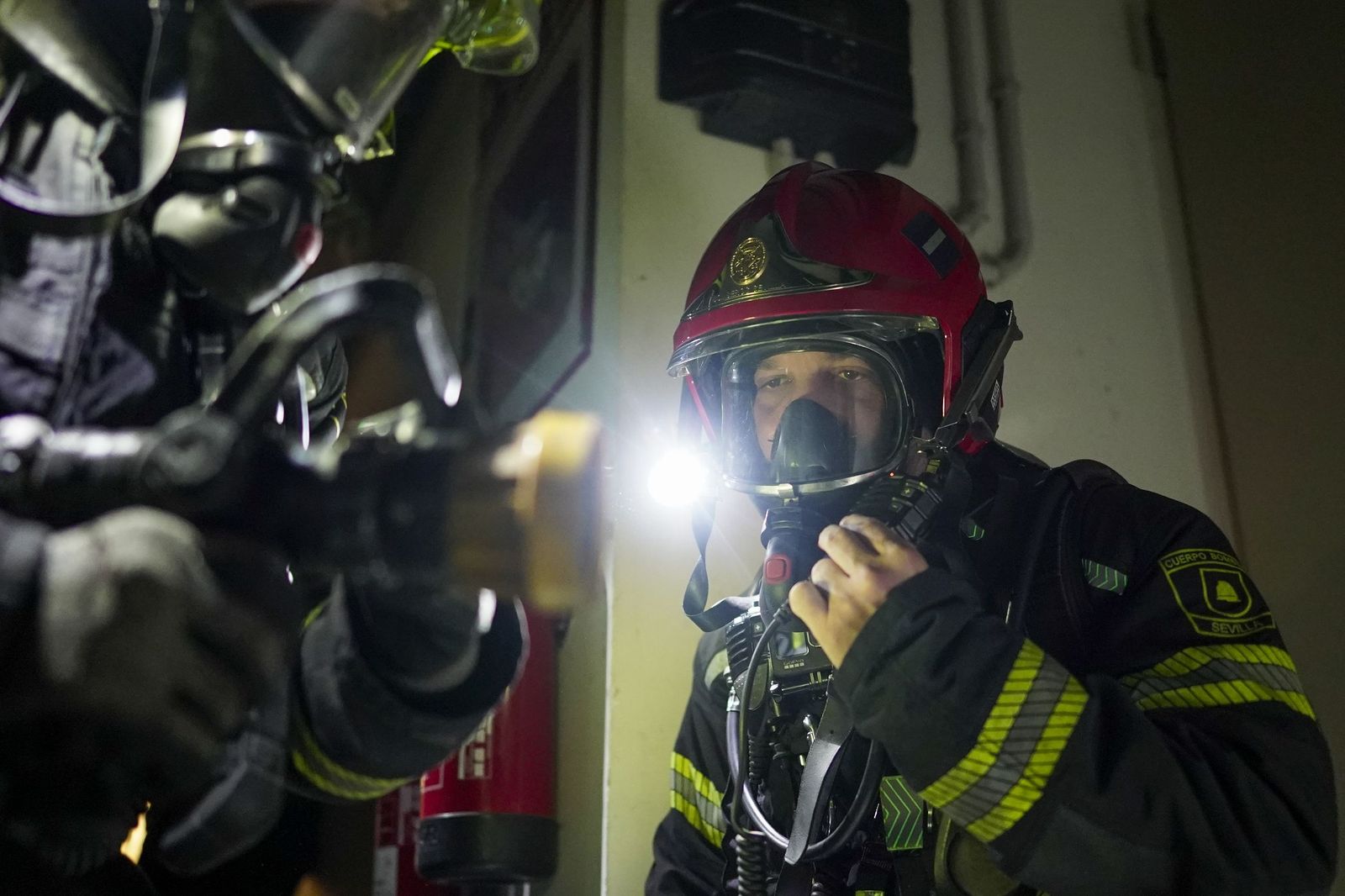 El simulacro de incendio organizado por el Servicio de Extinción de Incendios de los Bomberos, en imágenes