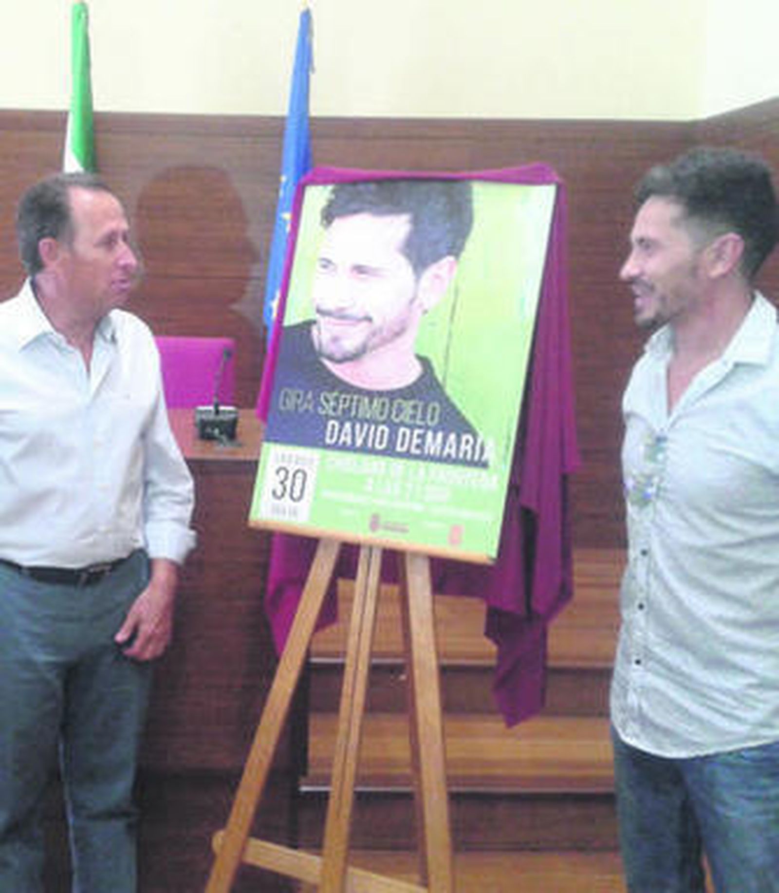 Momento de la presentación del cartel anunciador del evento.