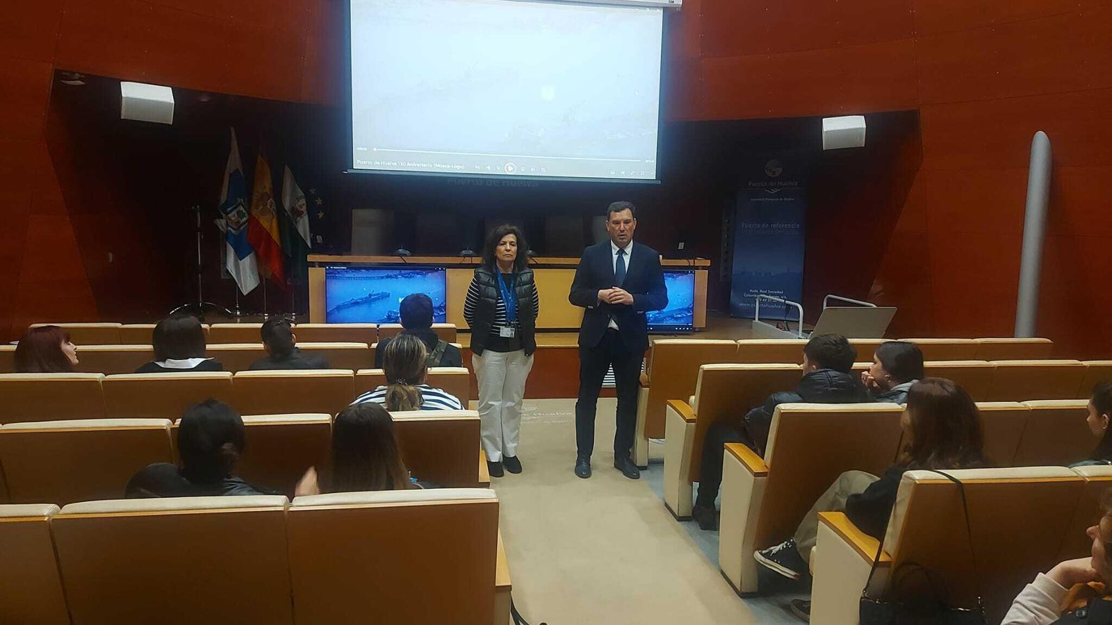 Presidente y Jefa del Archivo del Puerto de Huelva en el Colegio Diocesano Sagrado Corazón de Jesús.