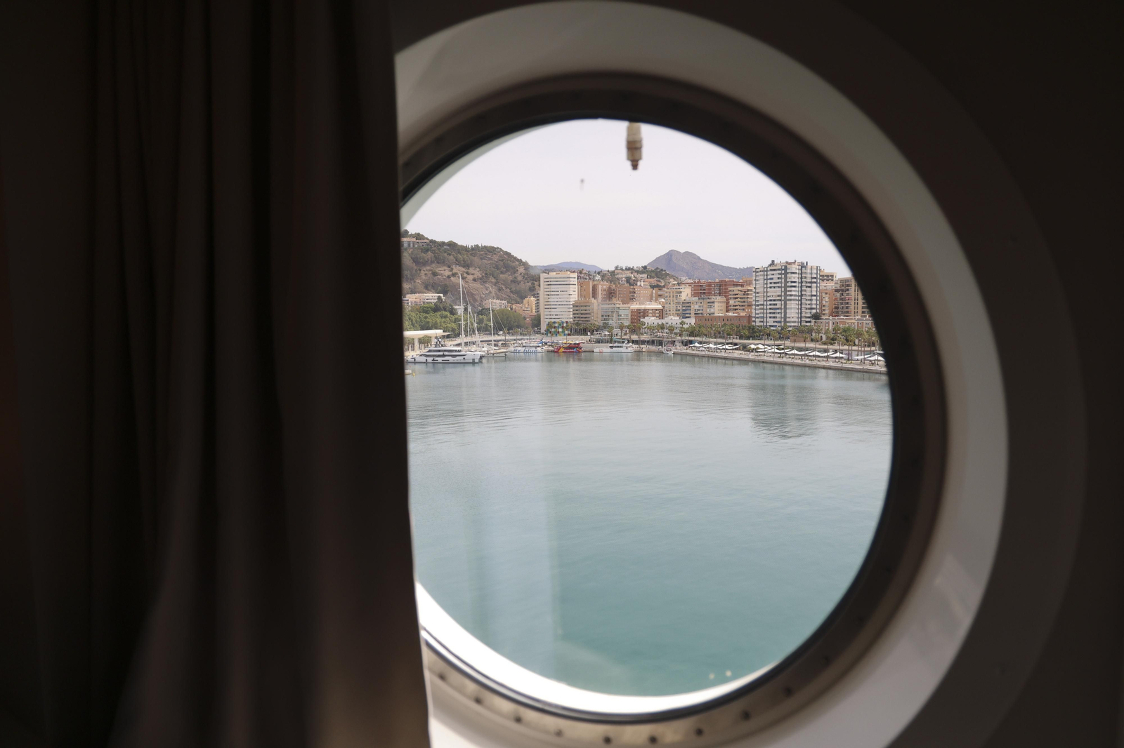 Así es el nuevo ferry ‘Rusadir’ que ha presentado Baleària en el puerto de Málaga.