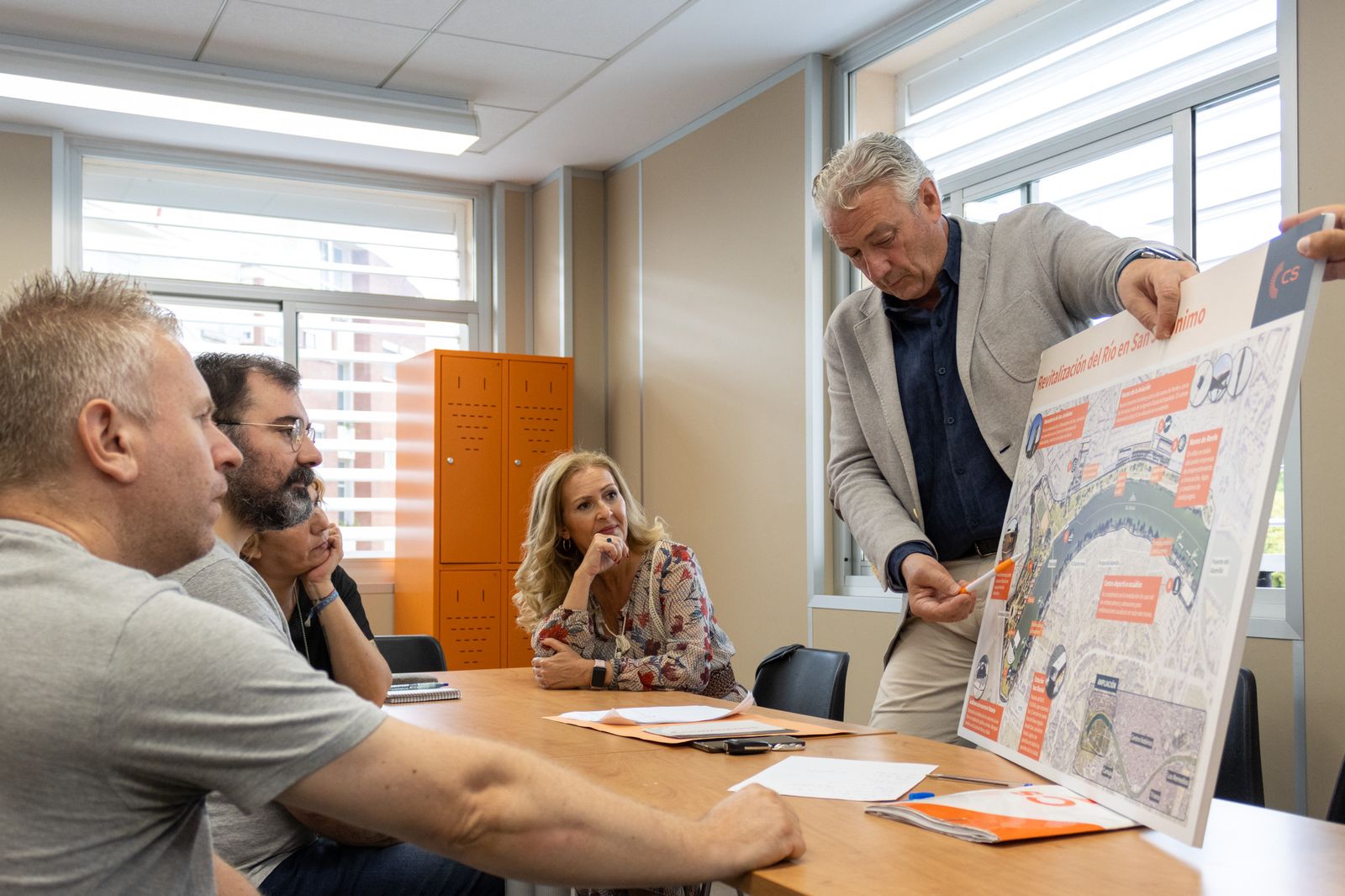 Aumesquet (CS) presenta un plan para “revitalizar” el barrio de San Jerónimo con museos, puerto deportivo, auditorio y bus fluvial