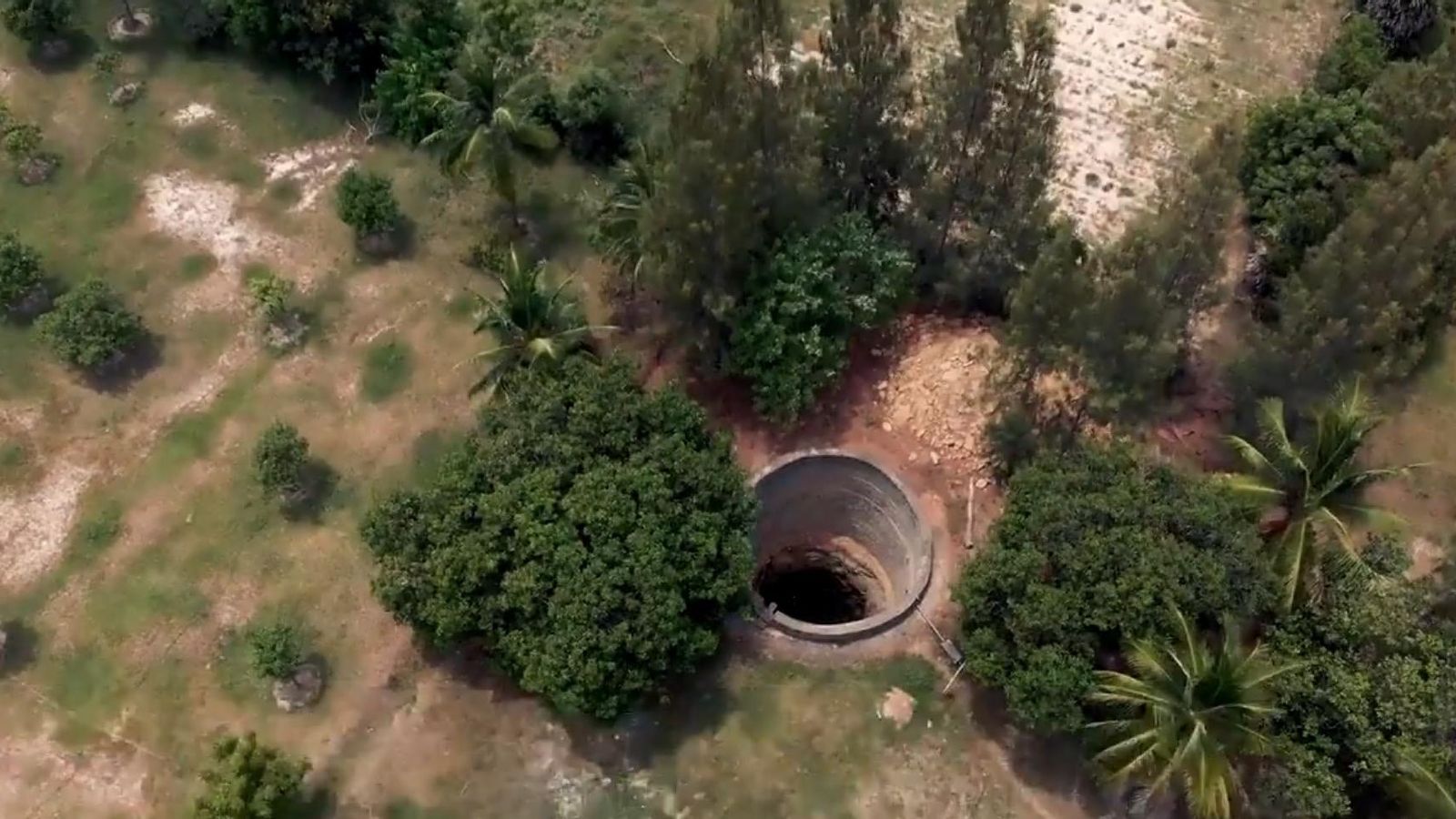 Imagen de un pozo seco en la India