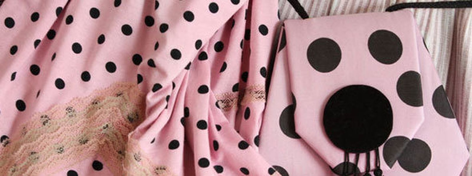 Camisa y bolso a juego, muy ponibles en otros contextos. / BELÉN VARGAS