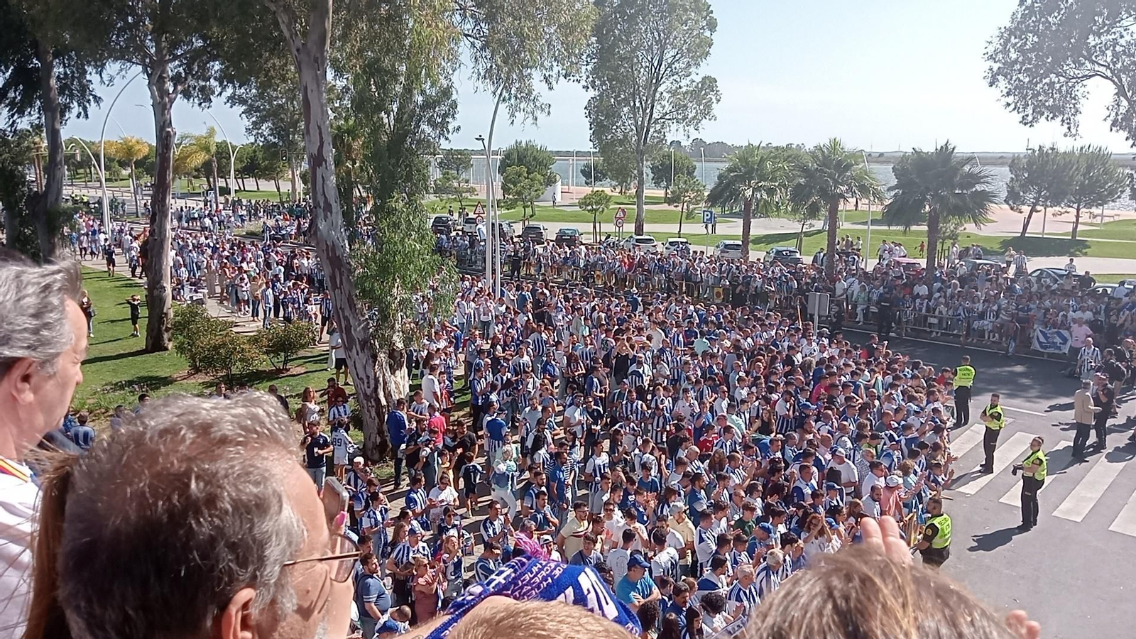 Imágenes del ambiente previo al Recre-Cacereño