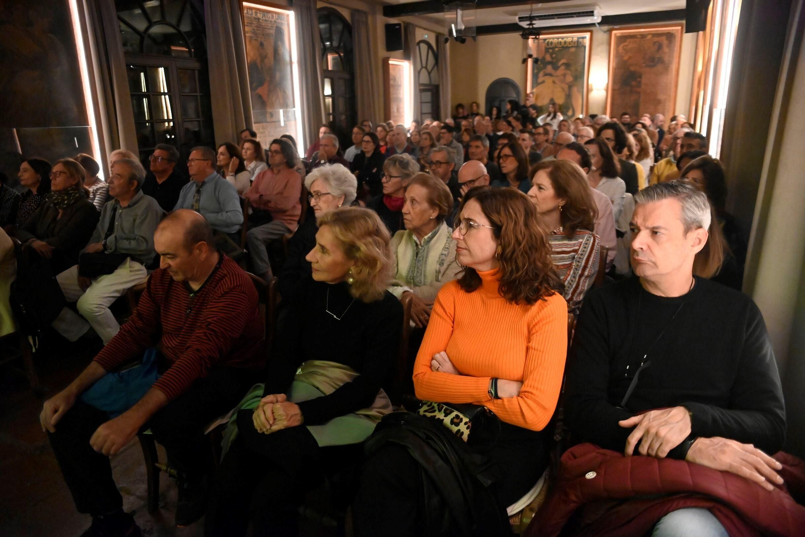 Las imágenes de la presentación del nuevo libro-disco de Aquel Trovar, 'Ondas do mar'
