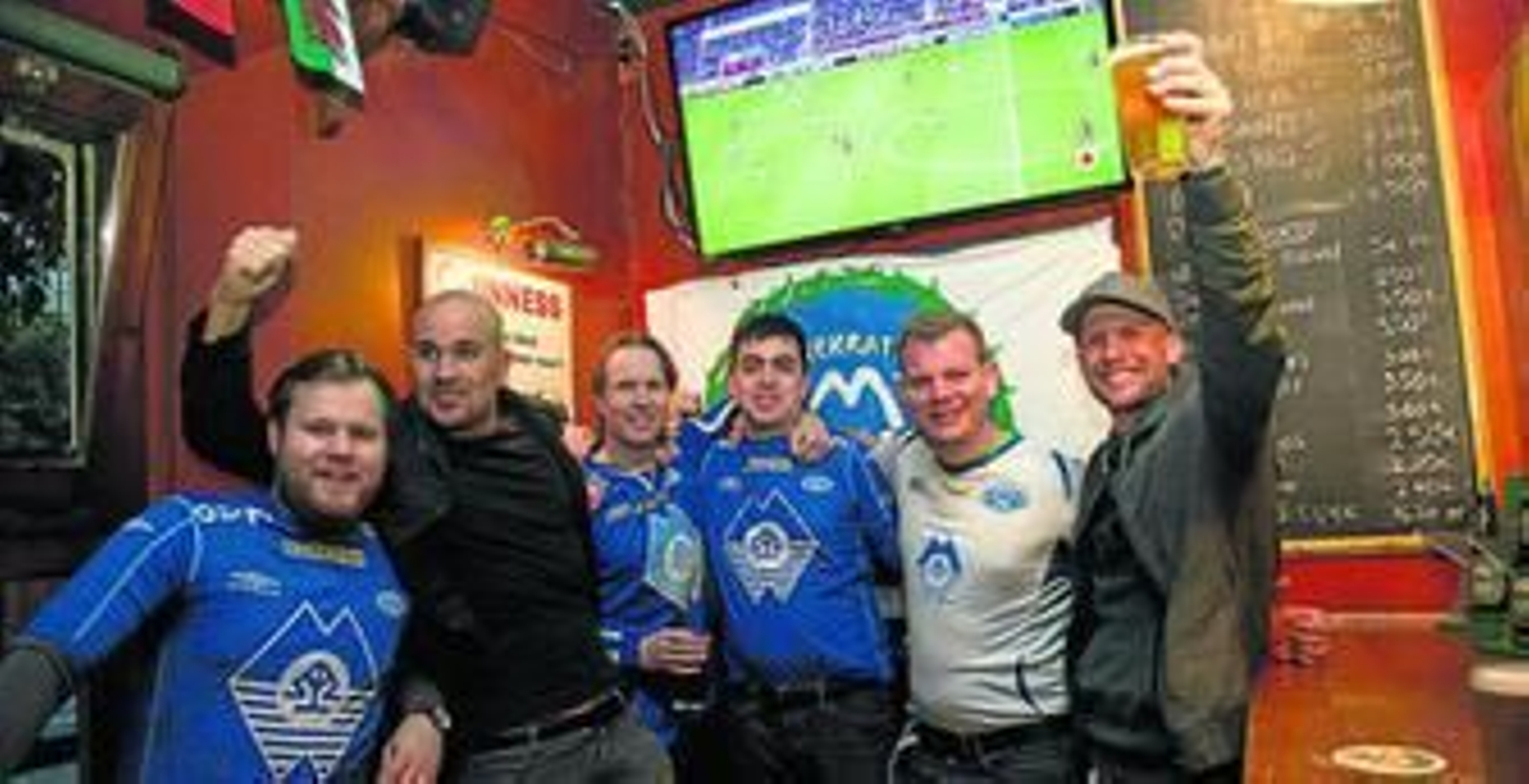 Los seguidores del Molde disfrutaron ayer de los enfrentamientos españoles en el pub irlandés The Merchant.