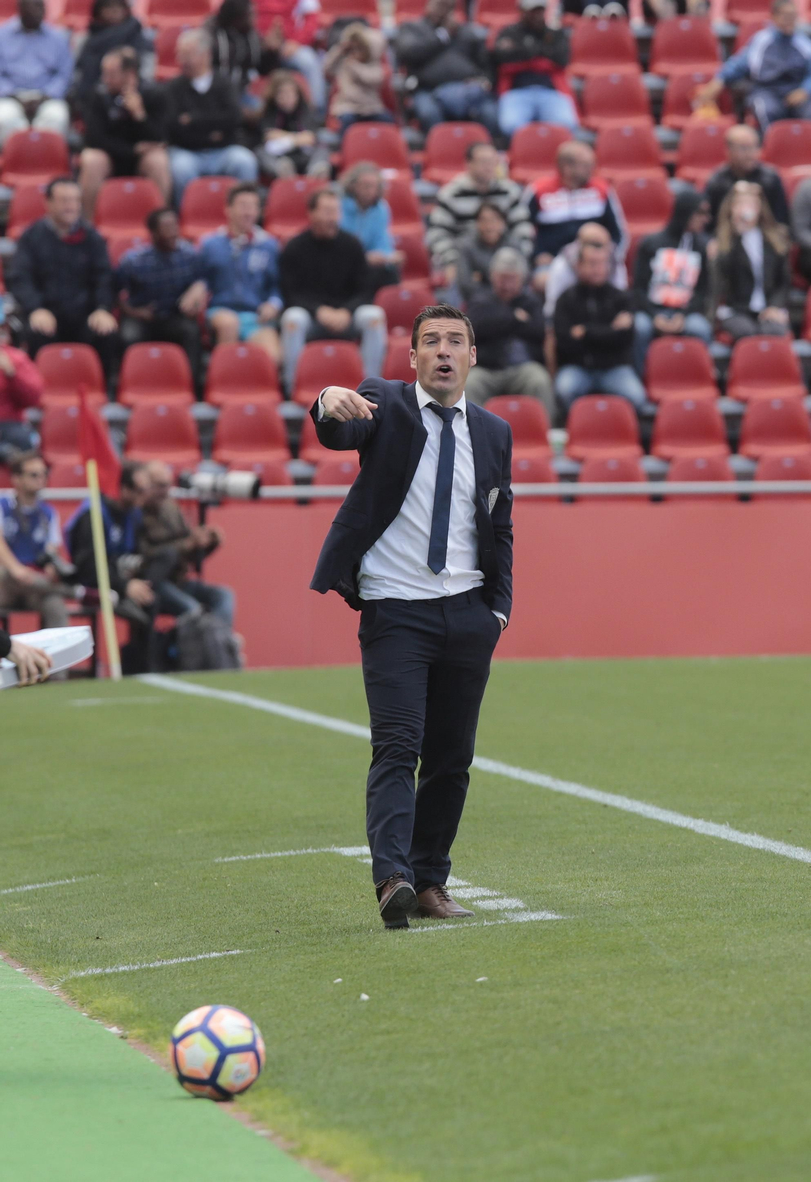 Luis Carrión, durante el partido de ayer en Mallorca.
