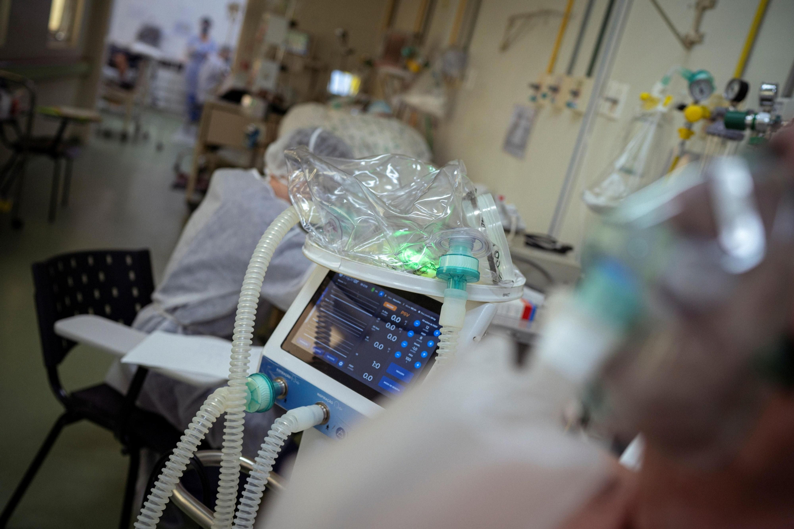 Un paciente de covid ingresado en un hospital.